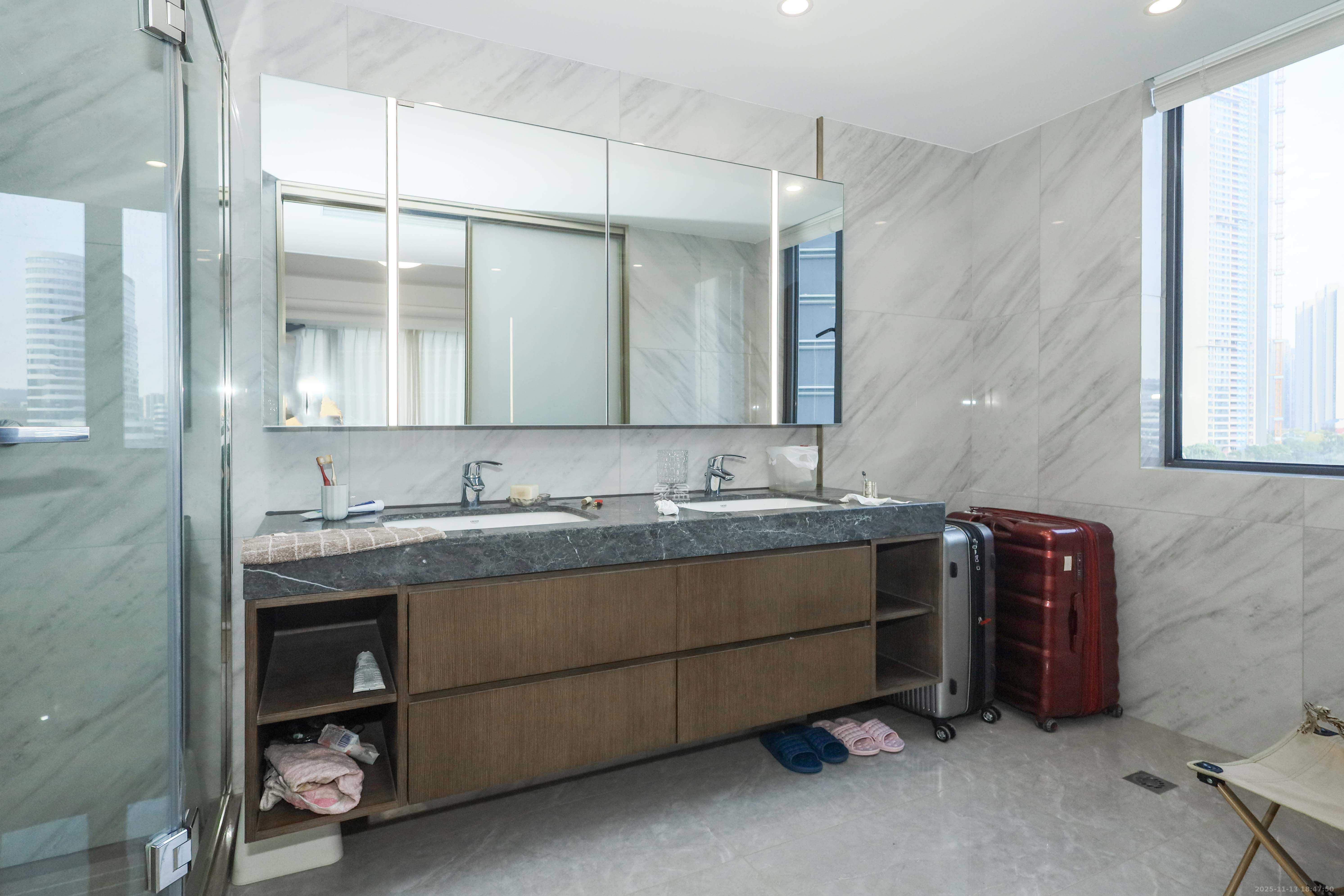 绿城招商桂语雲峯  4室2厅2卫    380.0万卫生间