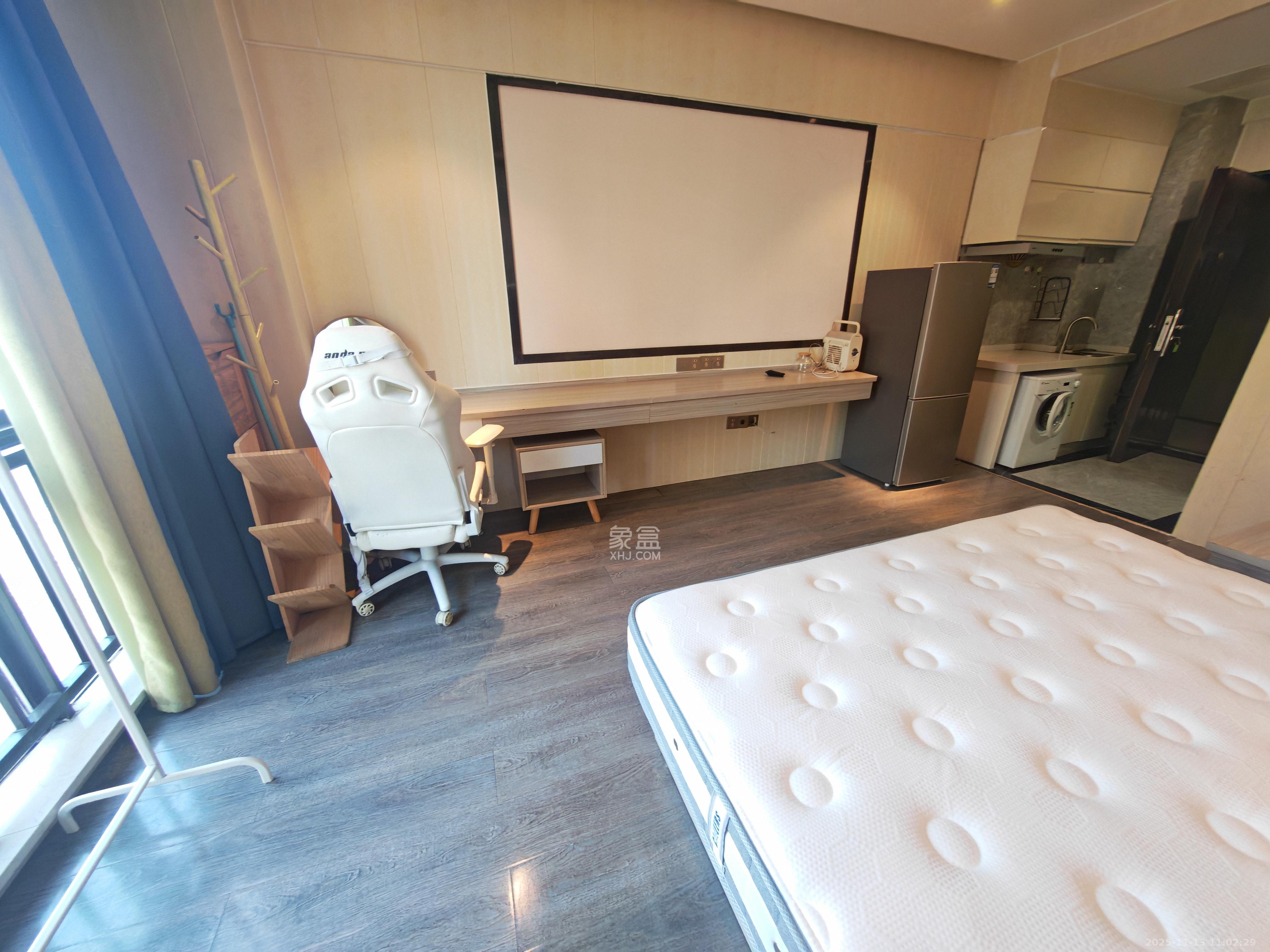 梅溪鑫苑名家  1室1厅1卫    1300.0元/月