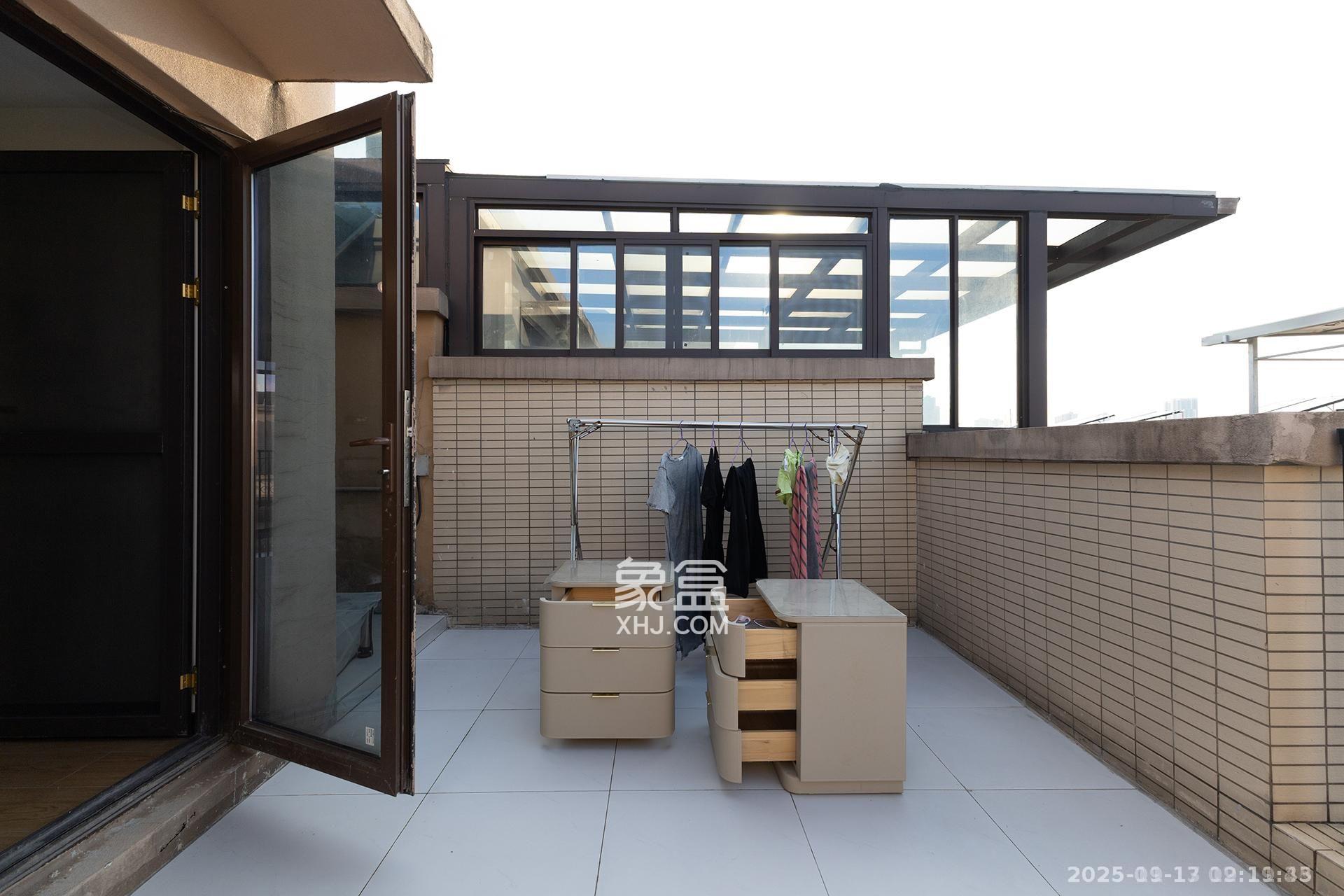 盈峰翠邸 5室2厅4卫 12000.0元/月 盈峰翠邸 5室2厅4卫 12000.0元/月室内图