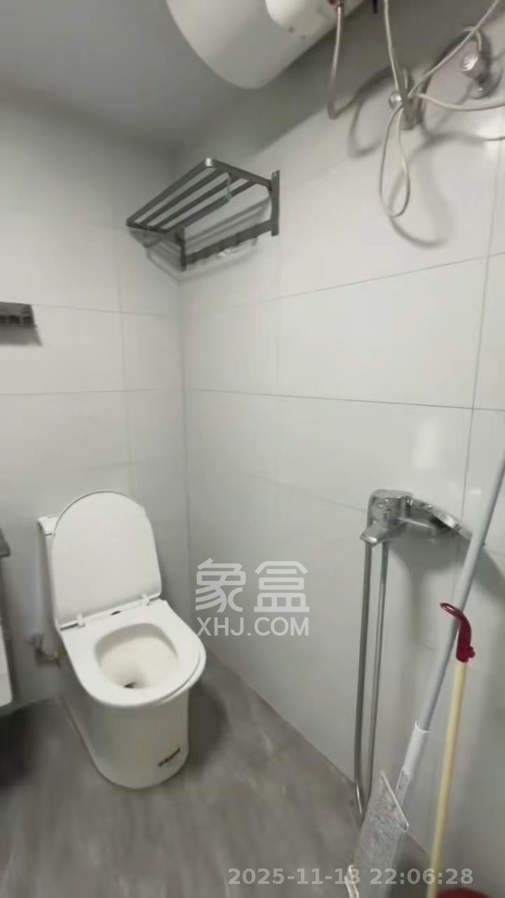 滨河嘉园 1室1厅1卫 1700.0元/月 滨河嘉园 1室1厅1卫 1700.0元/月室内图