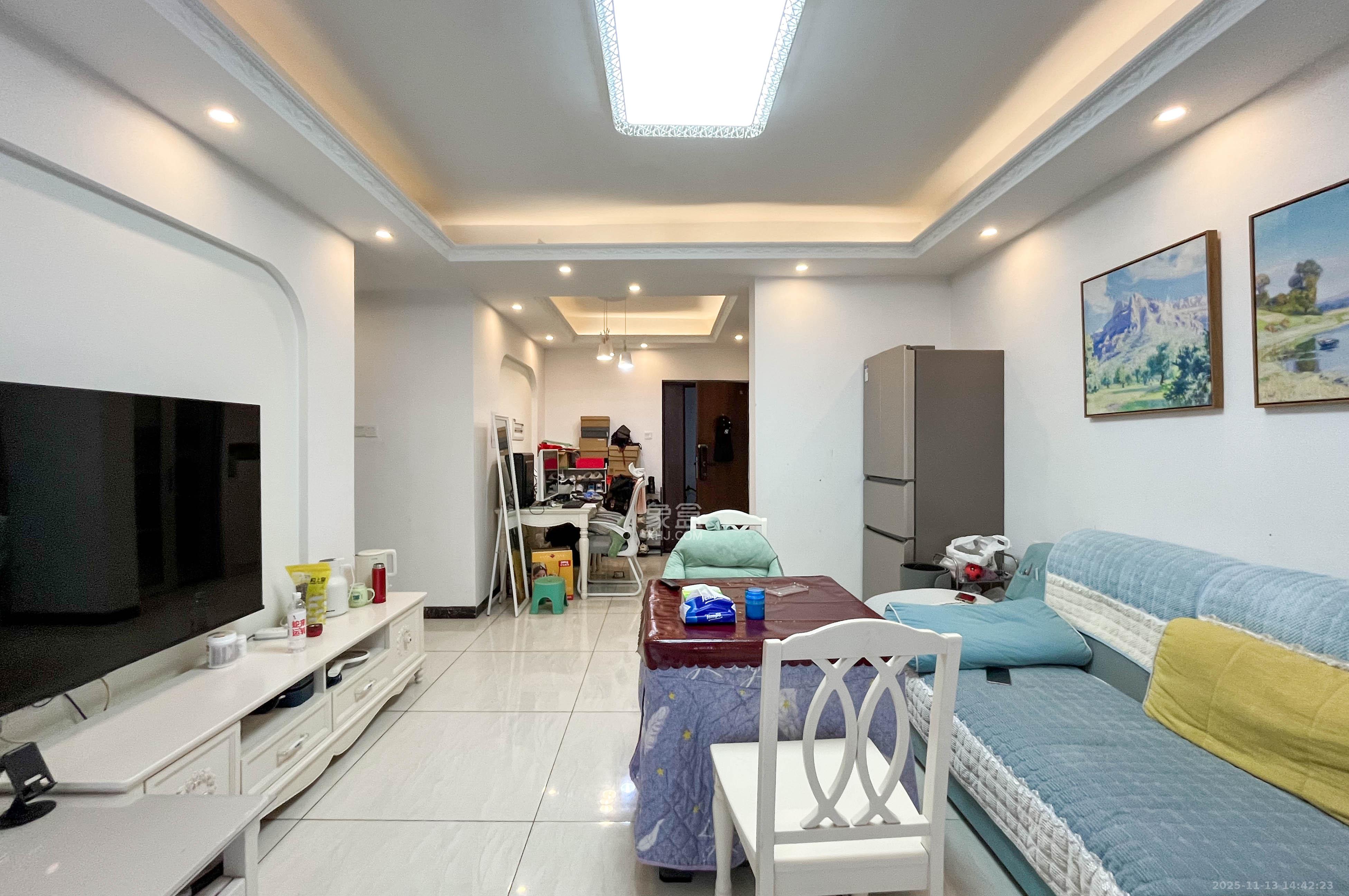 望兴景园二期（望兴西西里）  2室2厅1卫    68.0万客厅