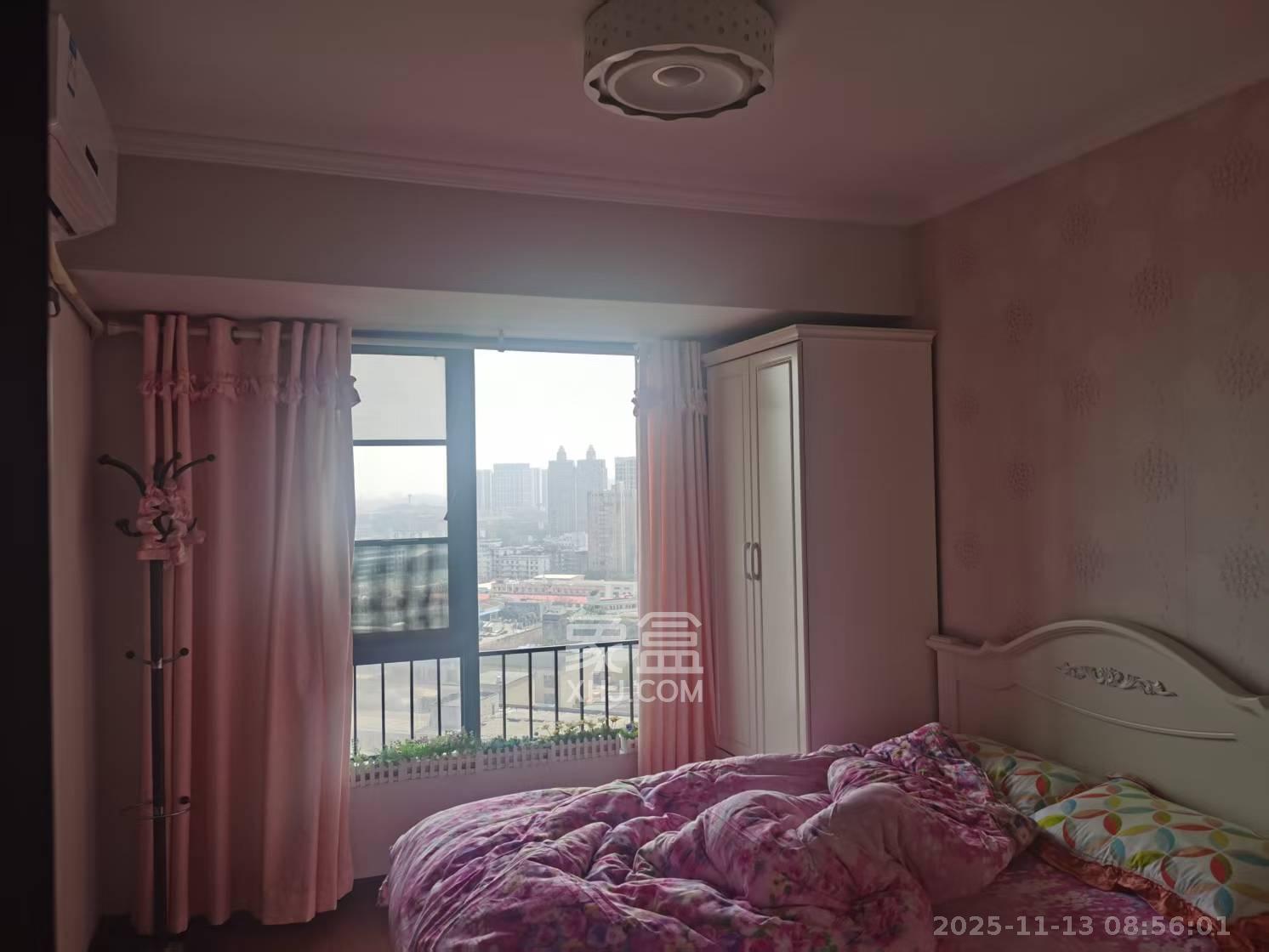 万科金域华府三四期 4室2厅1卫 3300.0元/月 万科金域华府三四期 4室2厅1卫 3300.0元/月室内图