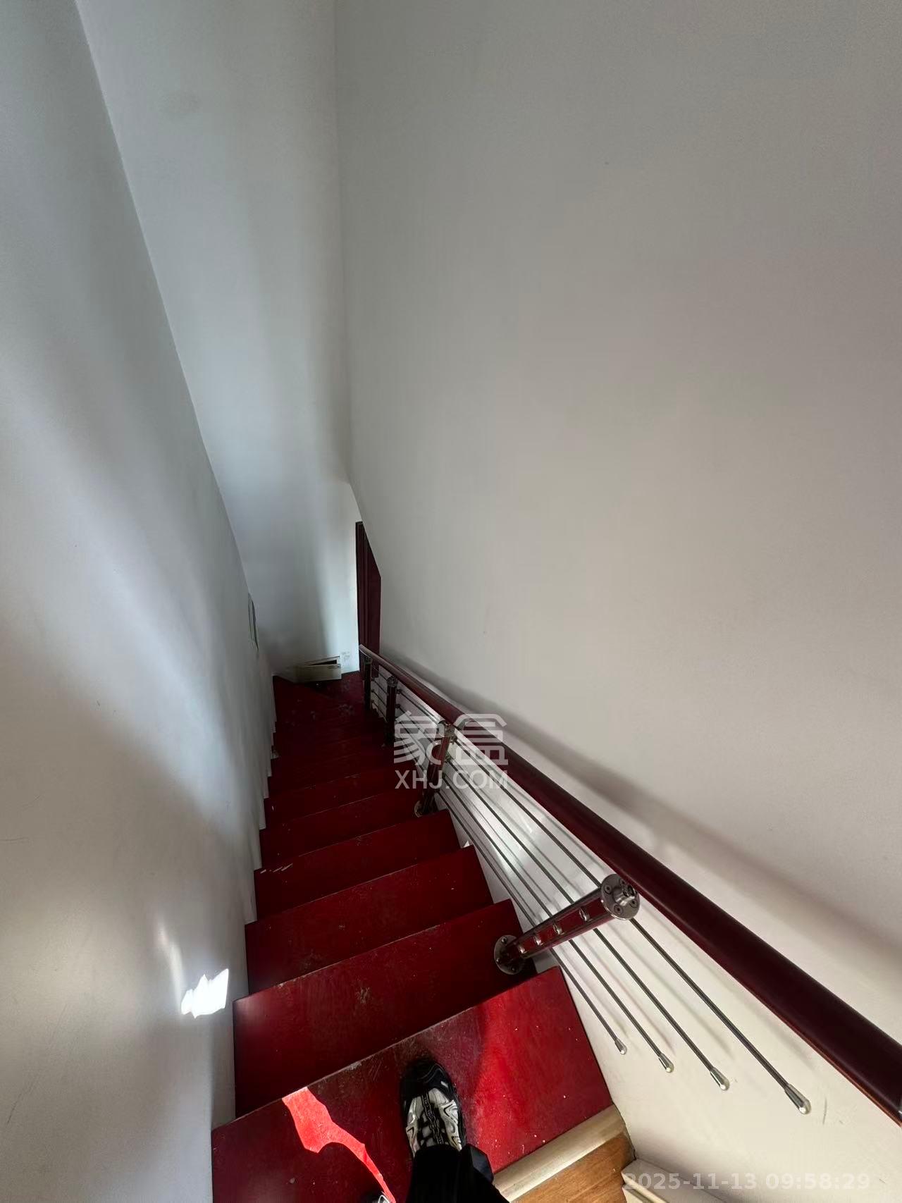 联美品格  1室2厅1卫    2000.0元/月室内图