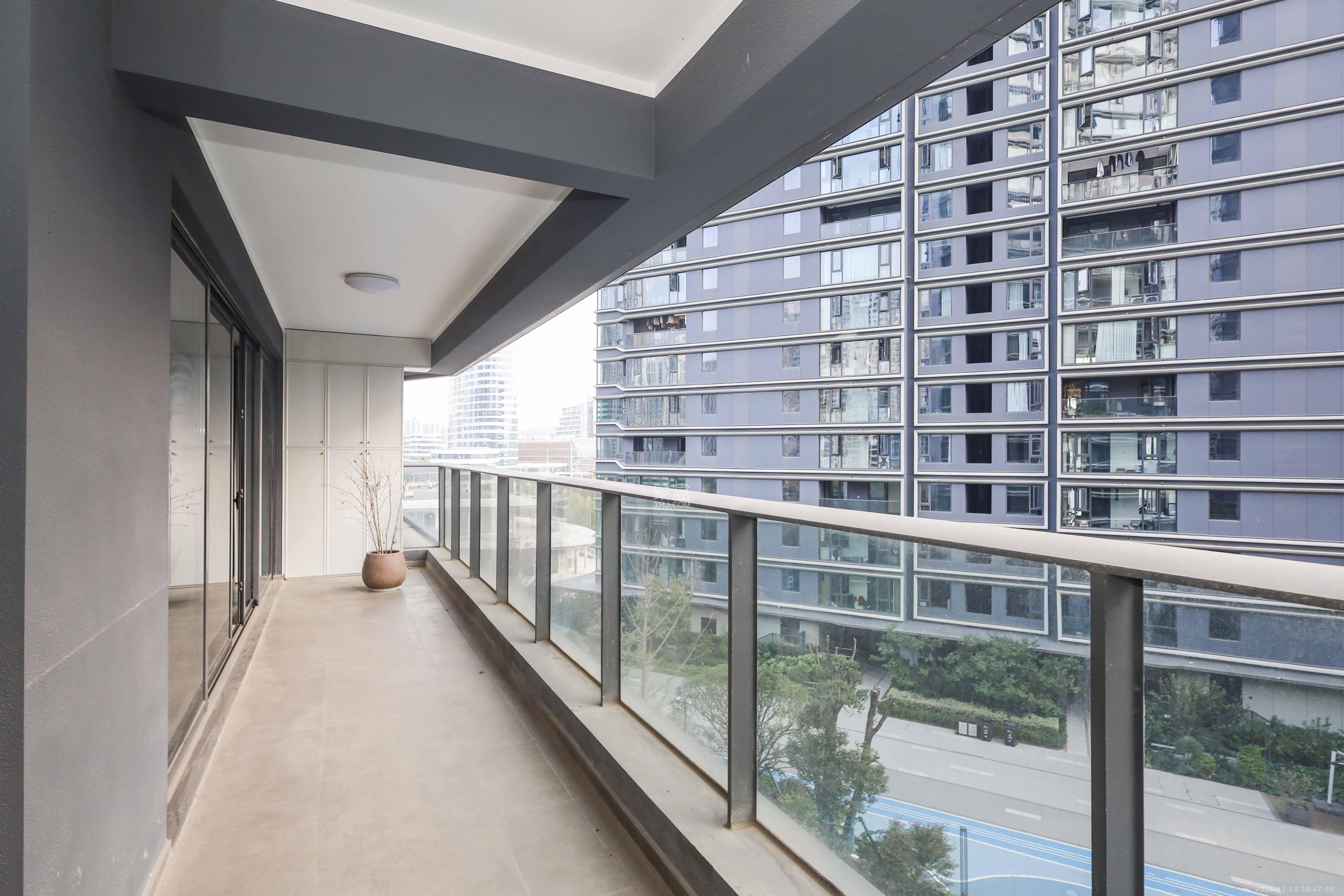 绿城招商桂语雲峯  4室2厅2卫    380.0万阳台