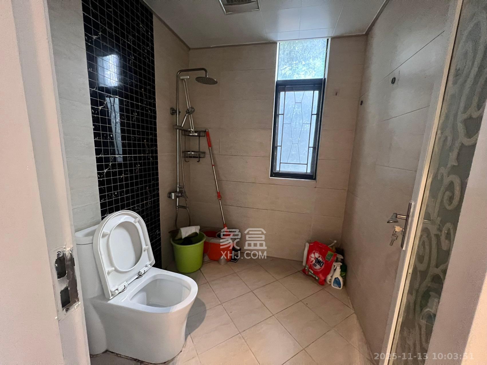 湘江世纪城咏江苑  4室2厅2卫    3000.0元/月室内图