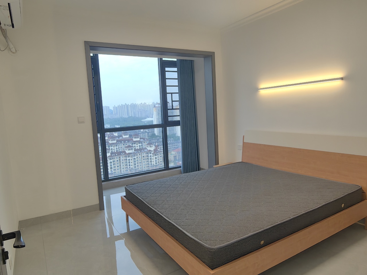 保利中央公馆 3室2厅2卫 2900.0元/月 保利中央公馆 3室2厅2卫 2900.0元/月室内图