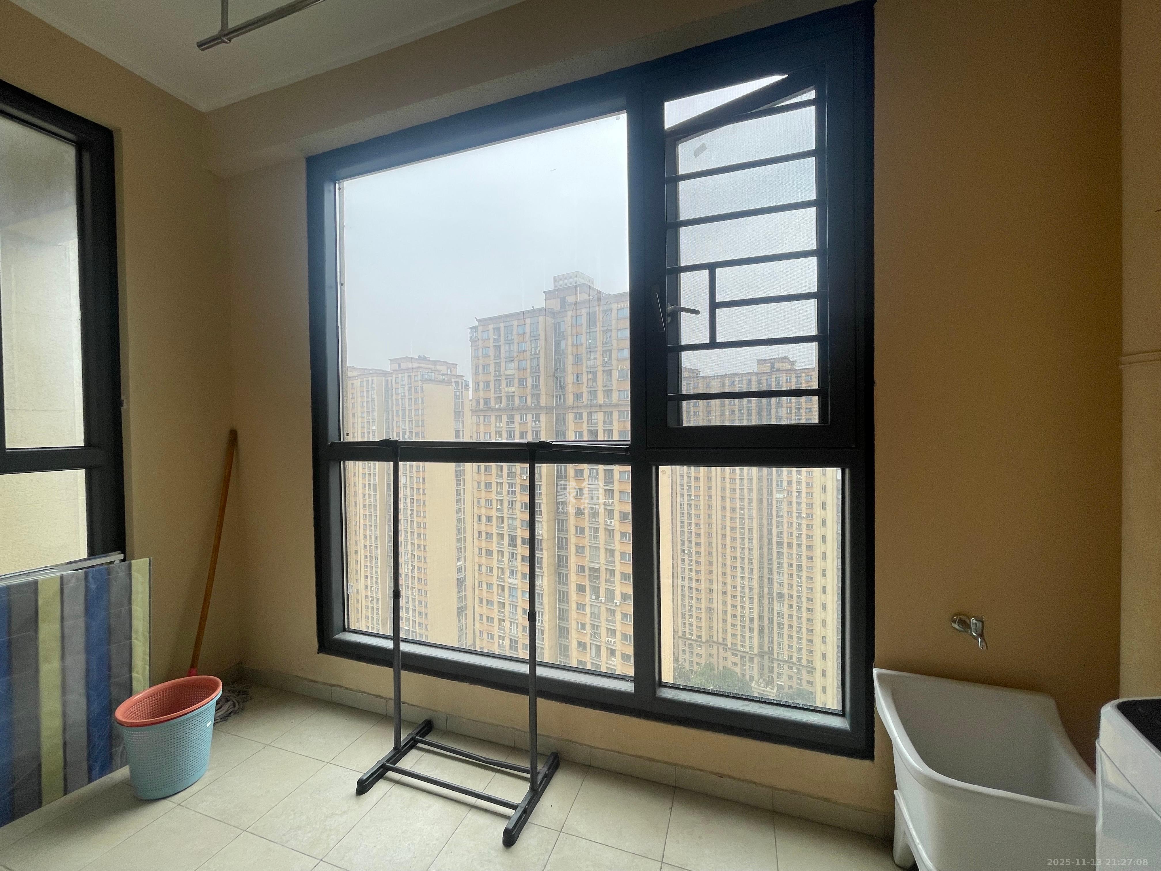 金地中交麓谷香颂(金地中交雅苑)  3室2厅1卫    3000.0元/月室内图