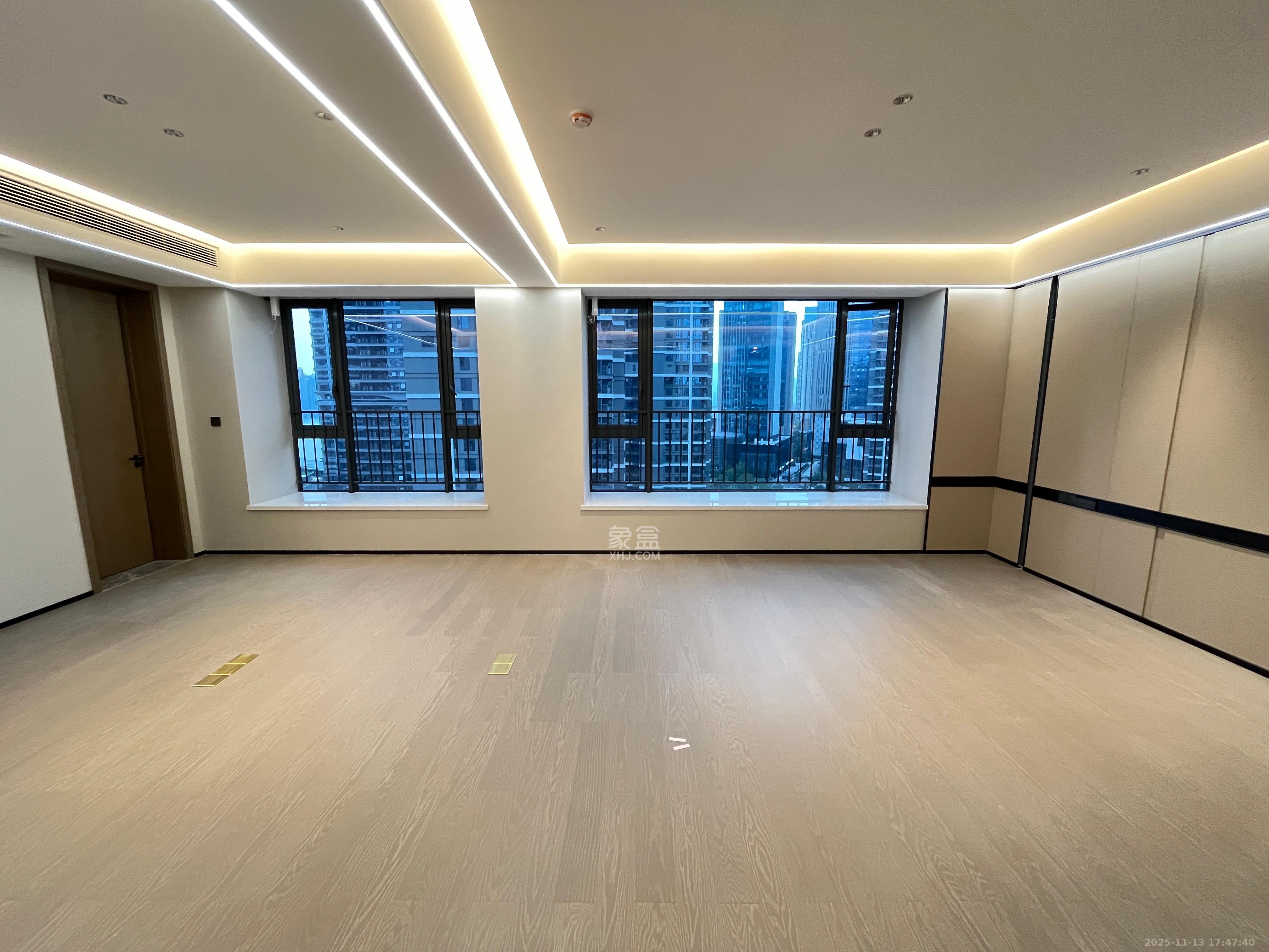 旭辉铂悦湘江  4室2厅5卫    25000.0元/月室内图