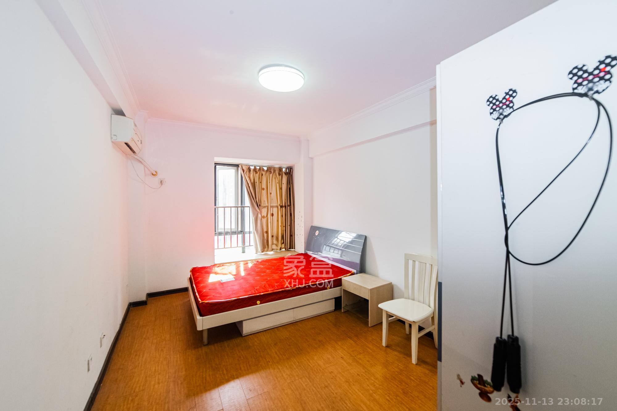 珠江花城二期扶水岸  3室2厅2卫    96.0万卧室