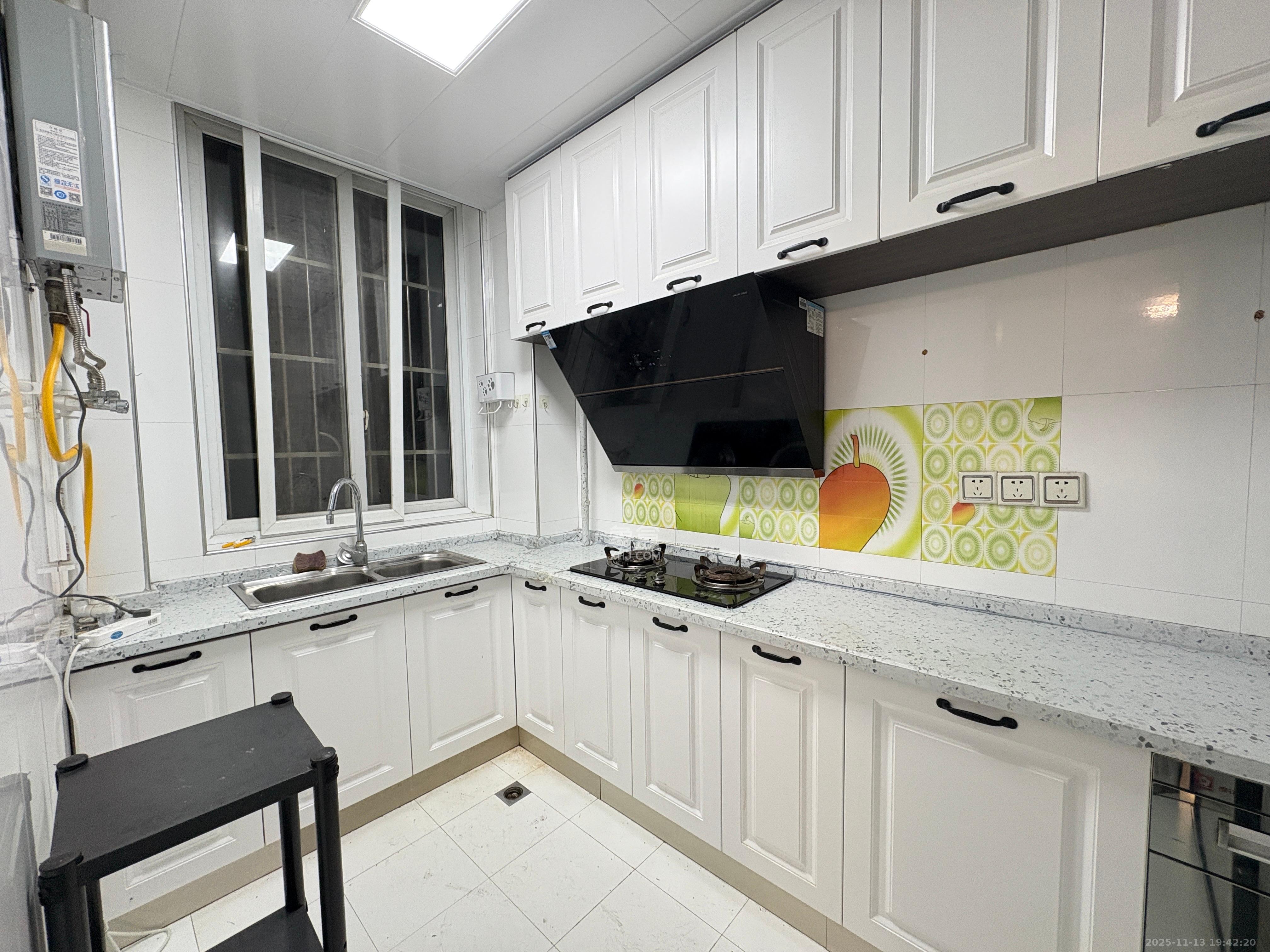 星城国际  2室2厅1卫    1700.0元/月室内图