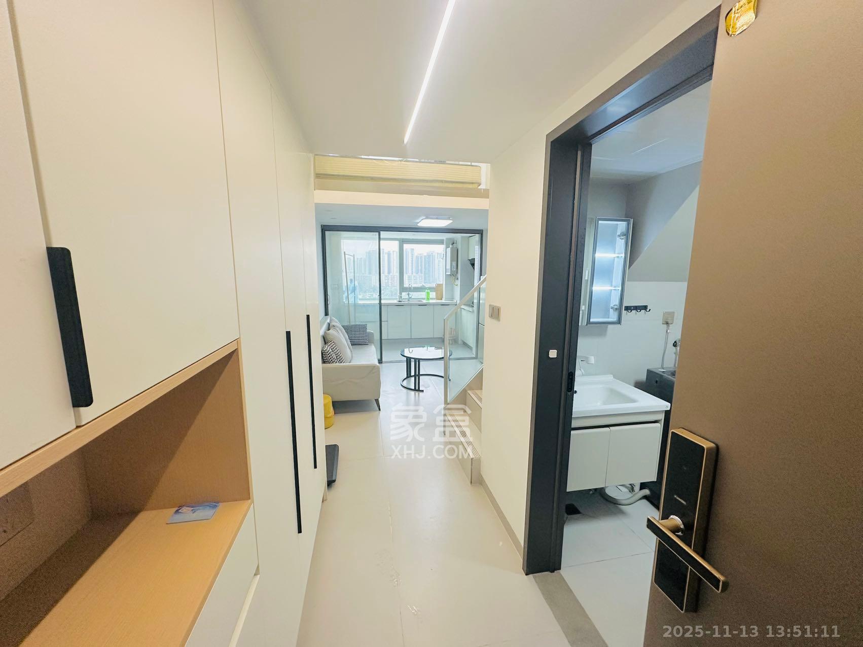 卓越伊景寓  1室0厅0卫    2200.0元/月