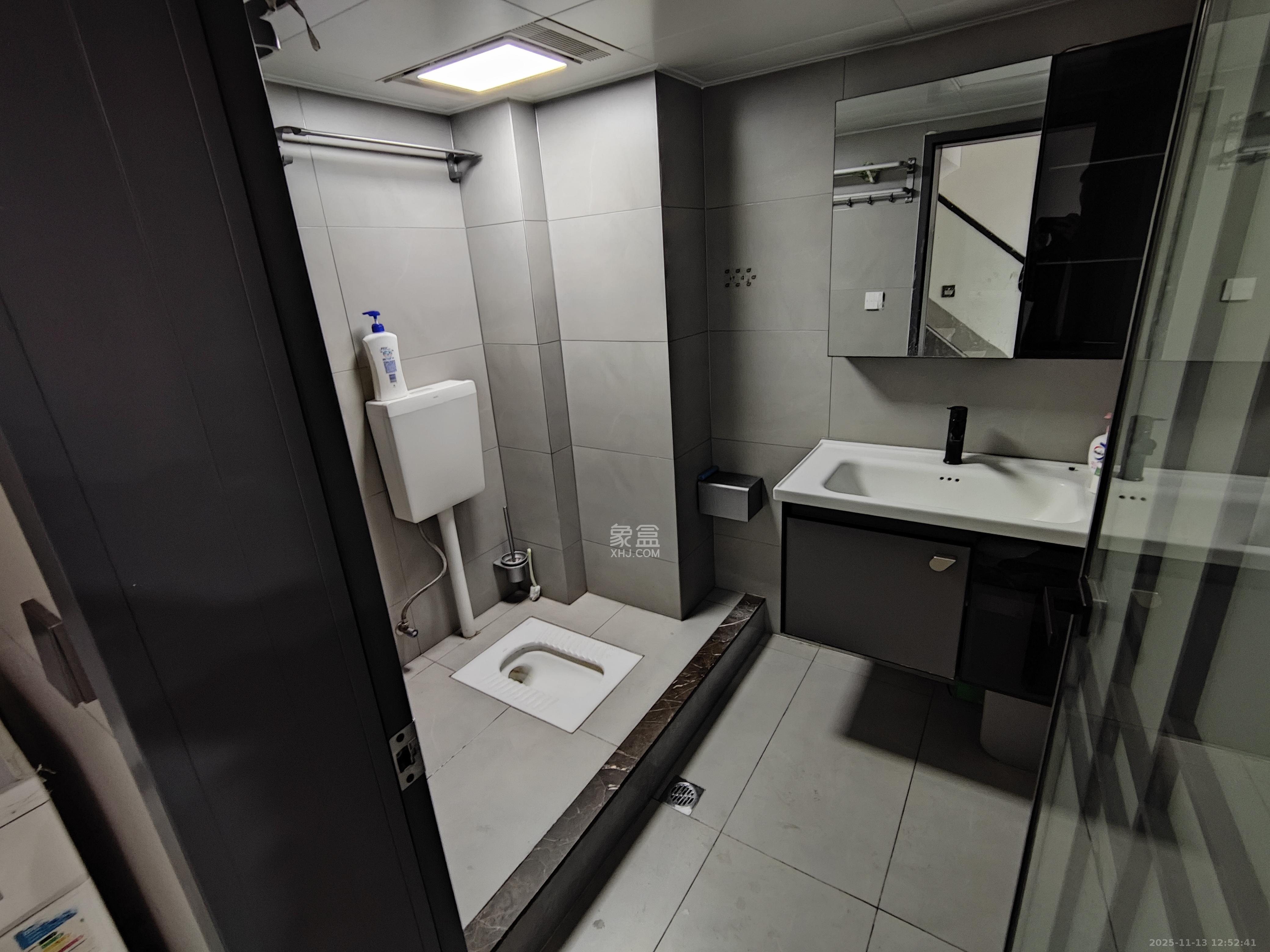 恒大御景半岛锦绣苑 2室2厅1卫 3200.0元/月 恒大御景半岛锦绣苑 2室2厅1卫 3200.0元/月室内图