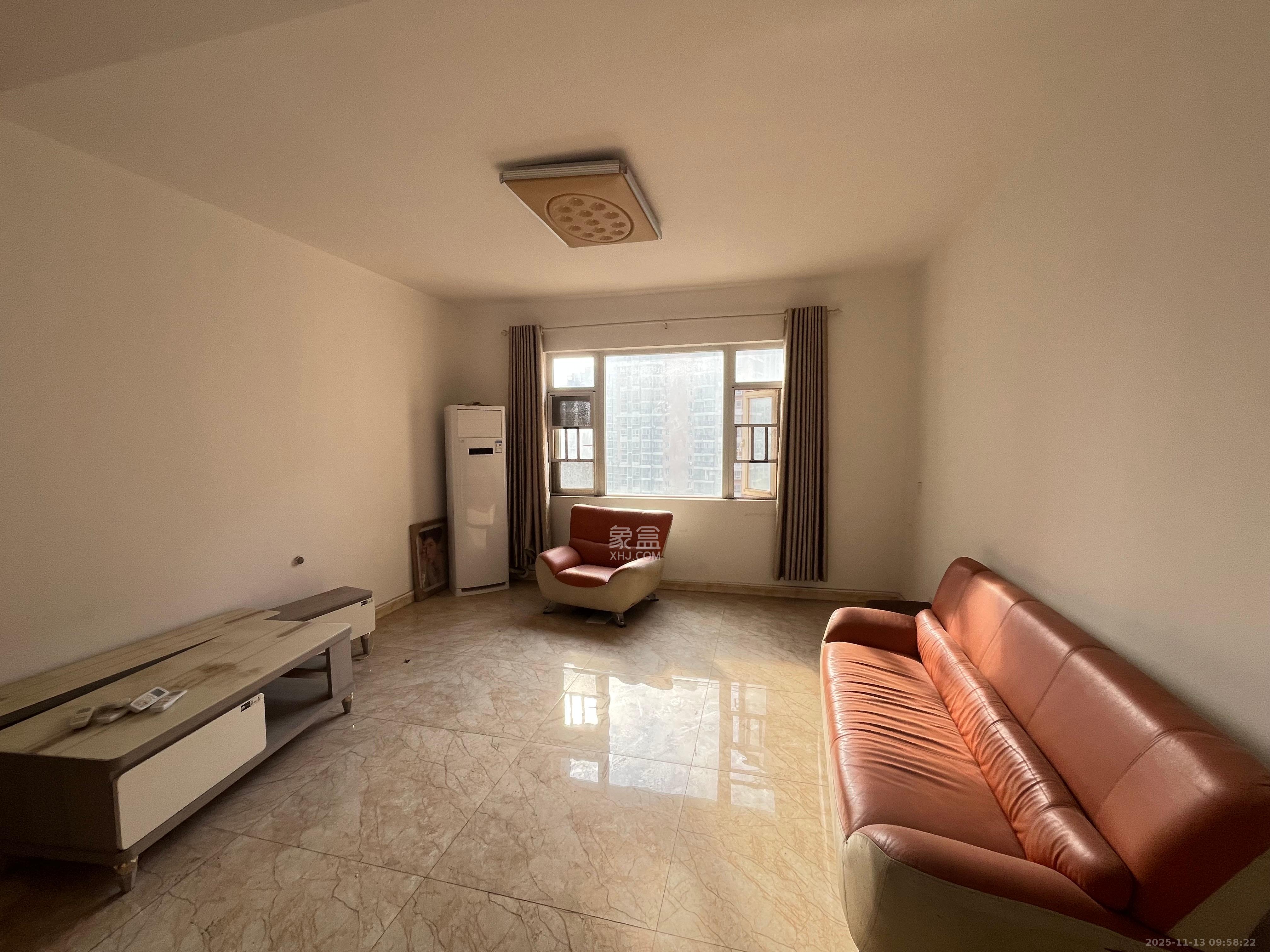 中房F联邦 4室2厅2卫 2800.0元/月 中房F联邦 4室2厅2卫 2800.0元/月室内图