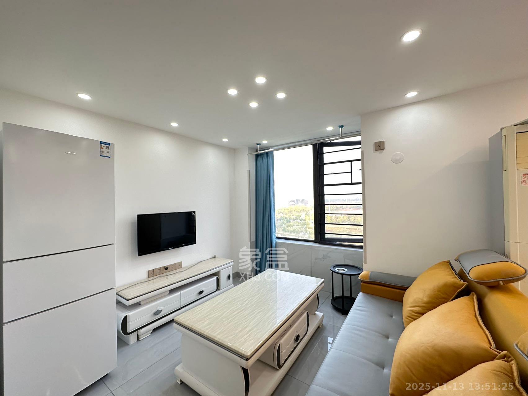 新城悦隽公园  2室1厅1卫    2000.0元/月