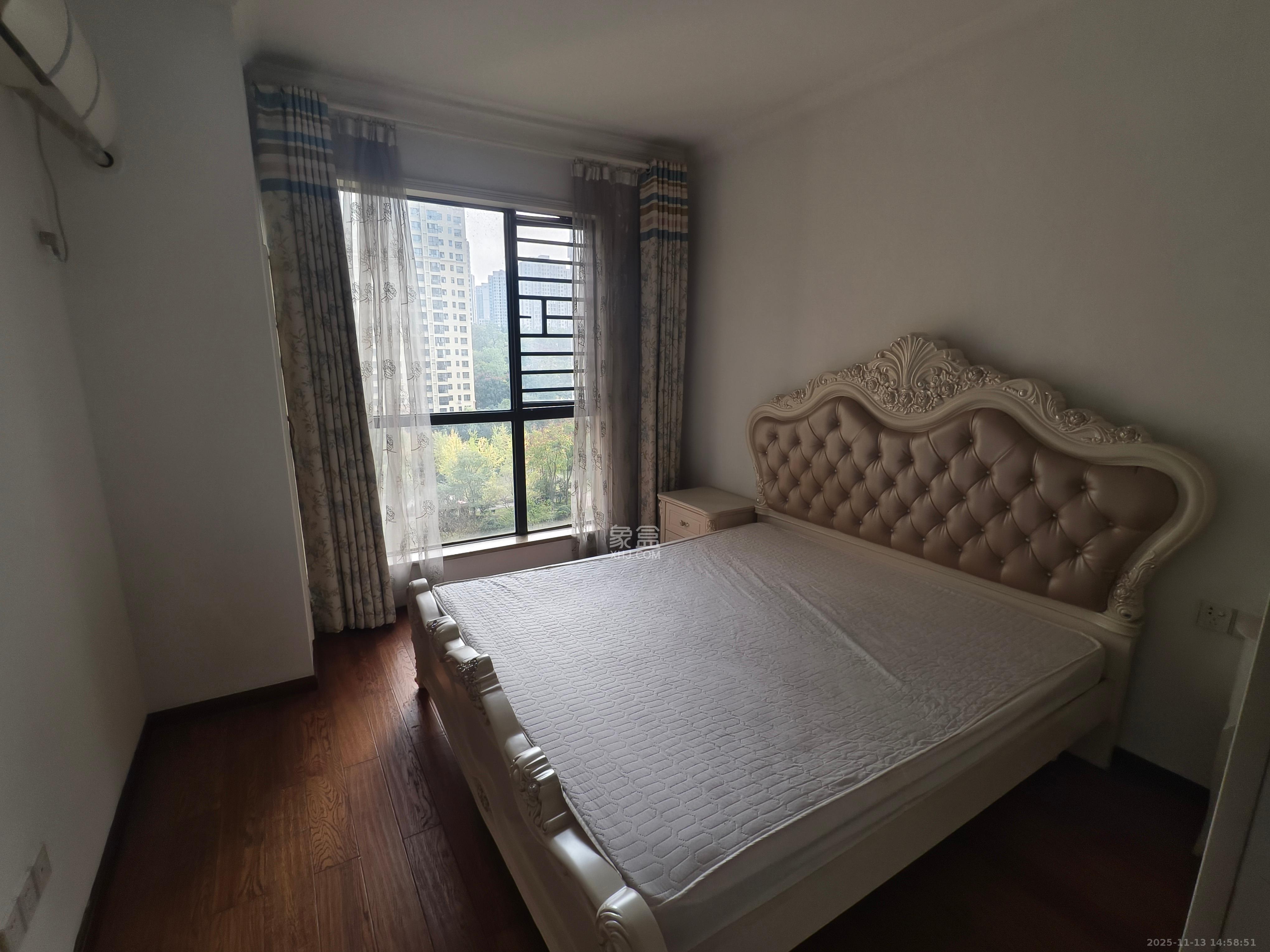 长盛岚庭  3室2厅1卫    2380.0元/月室内图