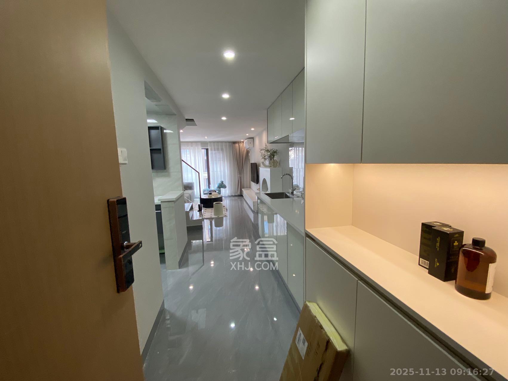 卓越江岸  1室1厅1卫    2800.0元/月室内图