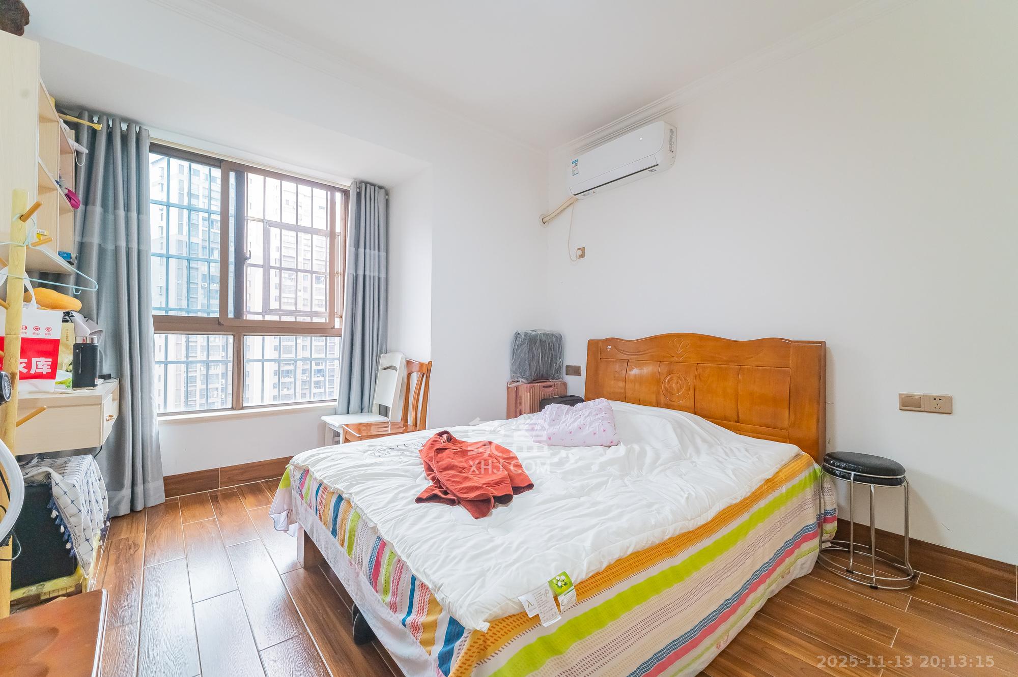 湖湾世景  3室2厅1卫    2100.0元/月室内图