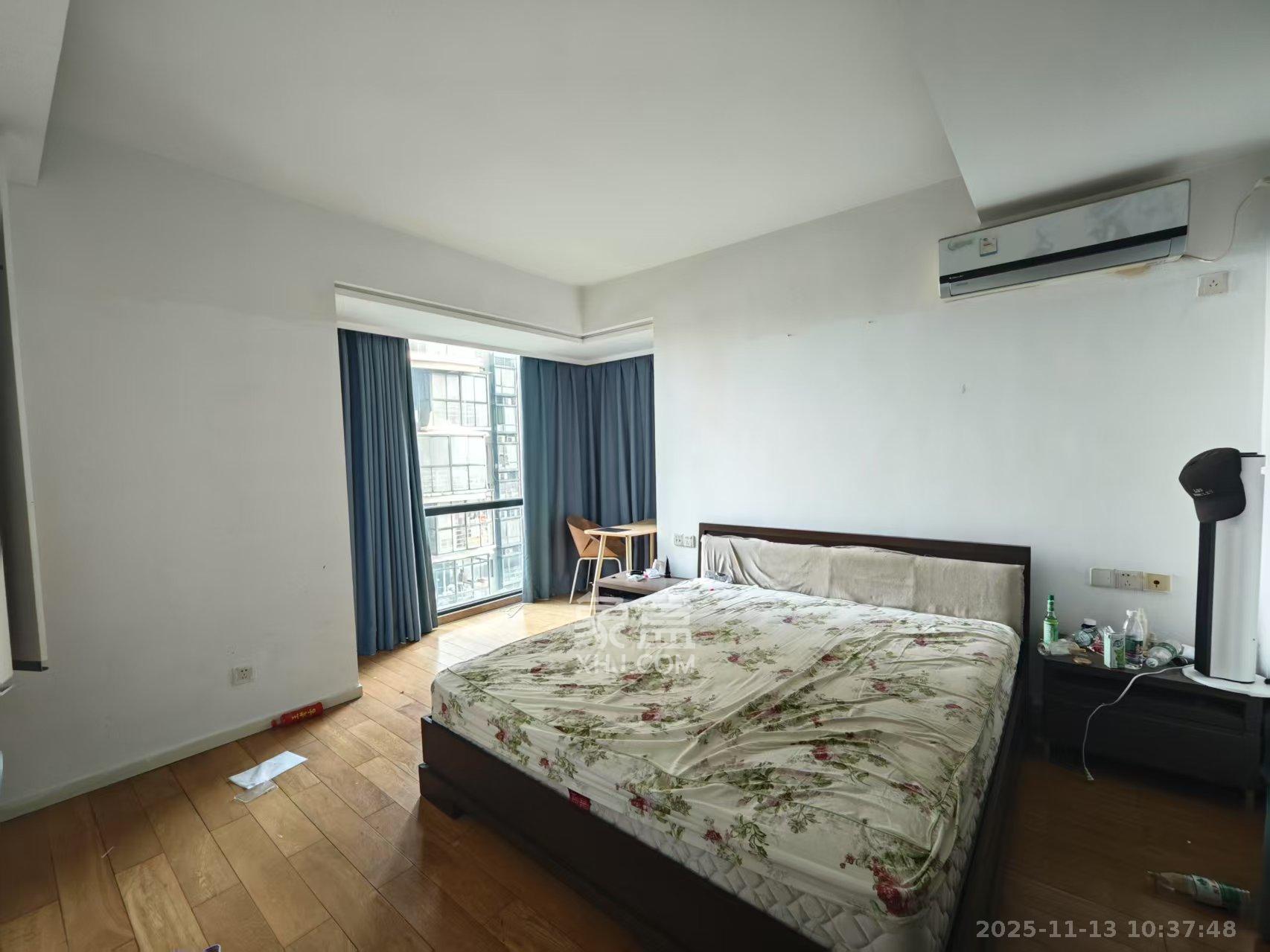 华盛新外滩  4室2厅2卫    4100.0元/月室内图