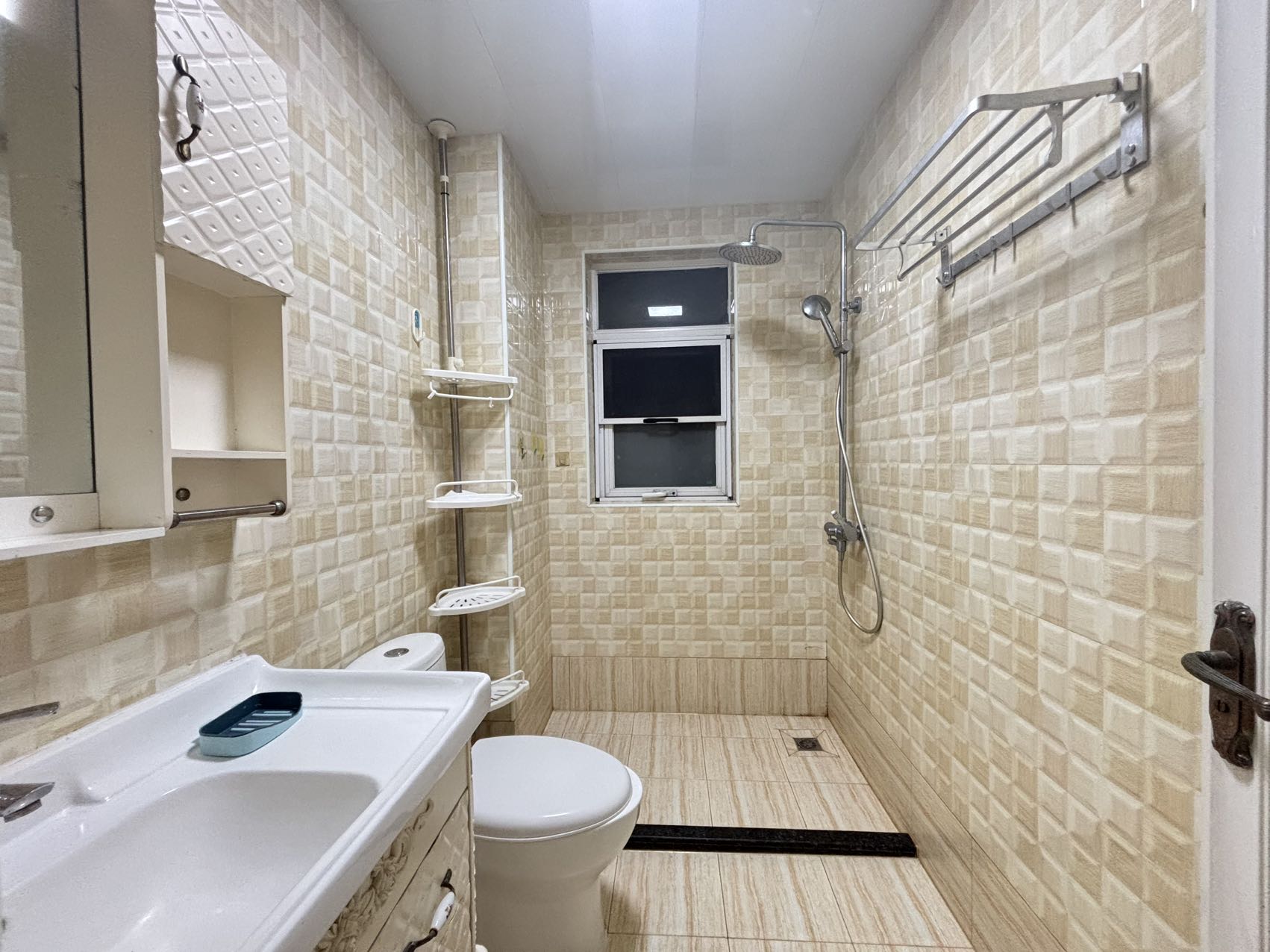 中弘西岸首府  2室2厅1卫    2000.0元/月室内图