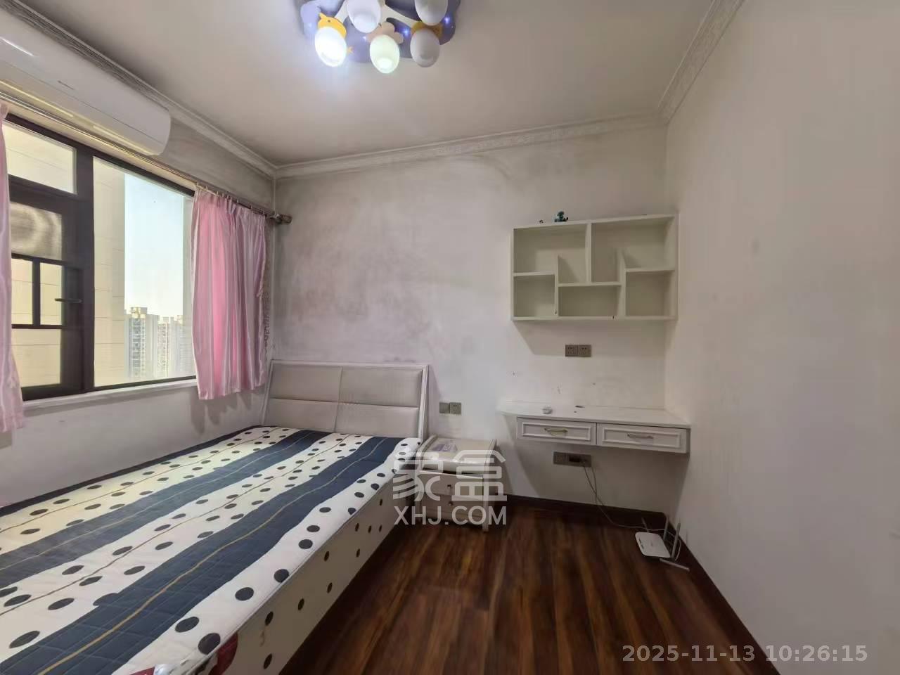 乾源国际  3室2厅1卫    2000.0元/月室内图