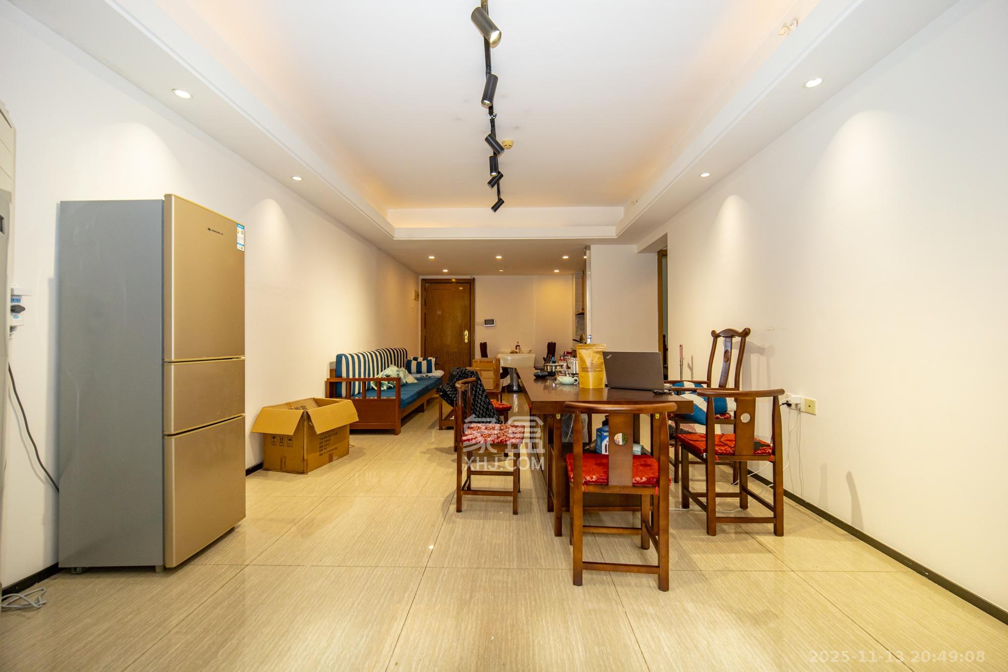 恒大翡翠华庭  2室2厅1卫    78.0万