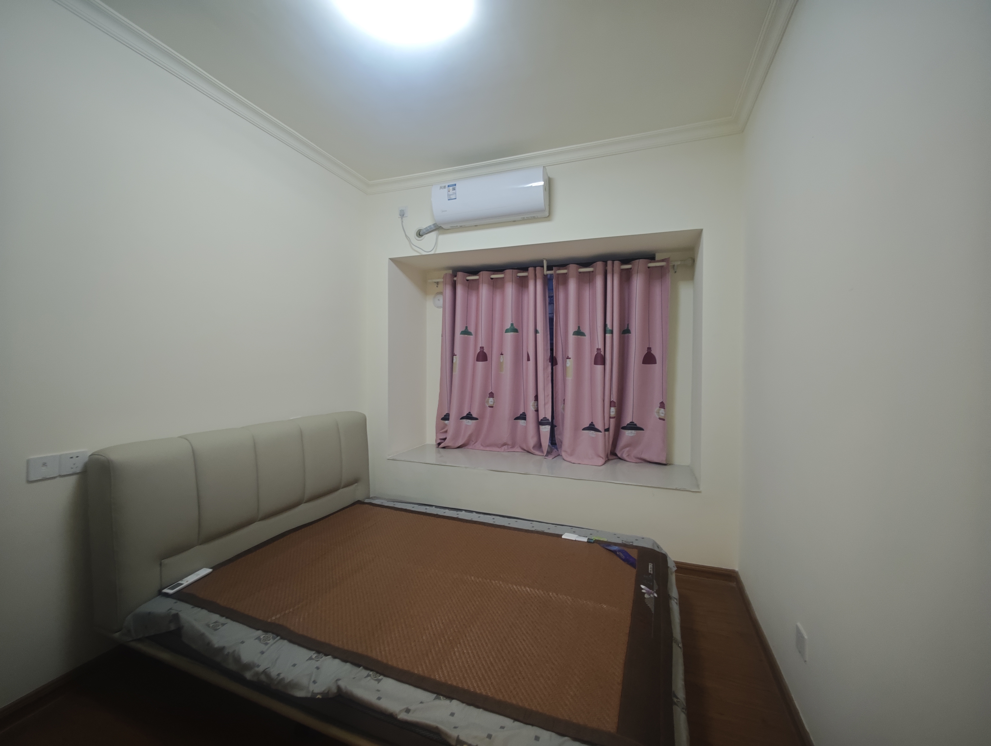 碧桂园豪园-二期  3室2厅2卫    1500.0元/月室内图