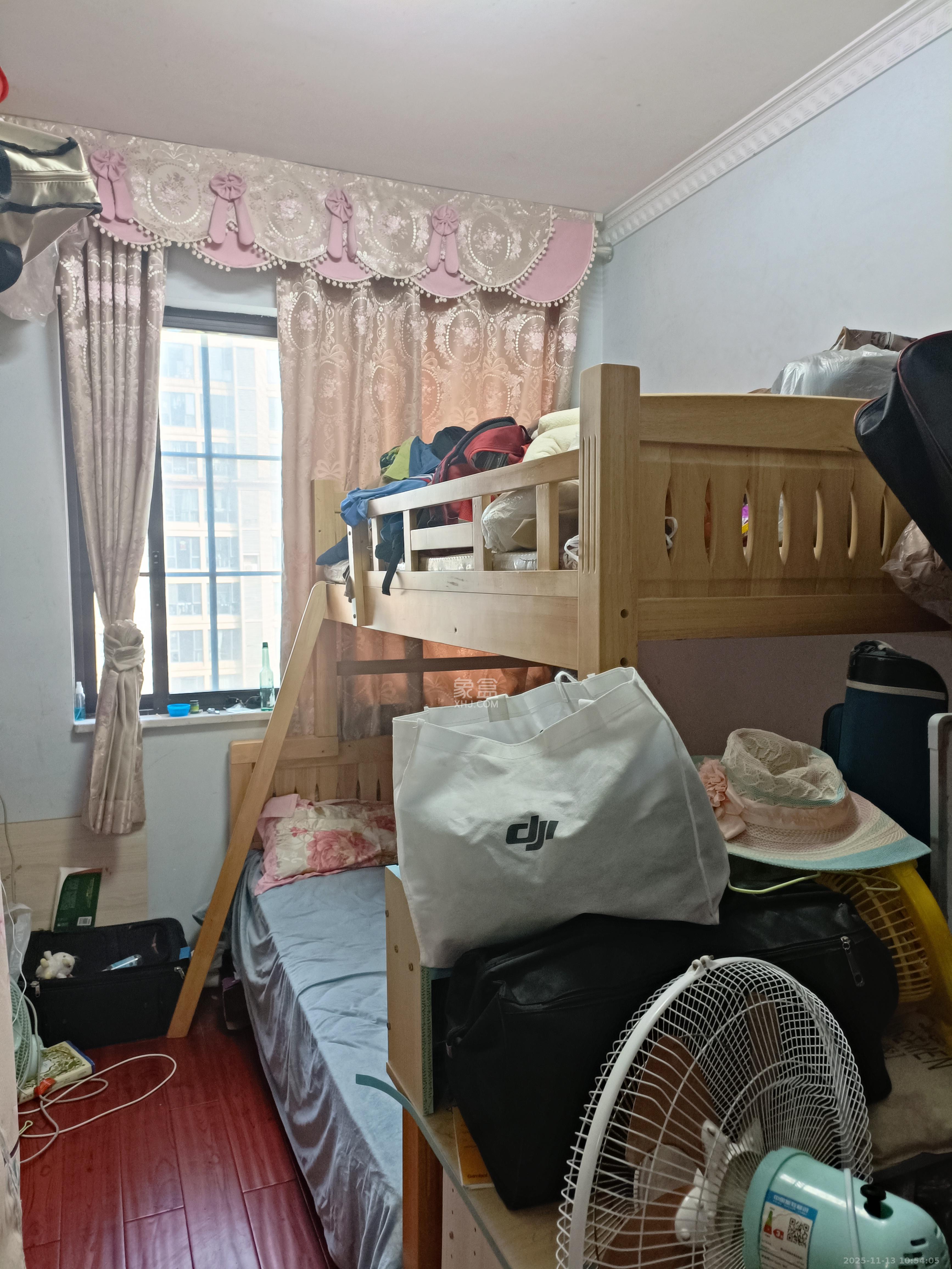 雨花公馆(紫苔名苑) 4室2厅2卫 3500.0元/月 雨花公馆(紫苔名苑) 4室2厅2卫 3500.0元/月室内图