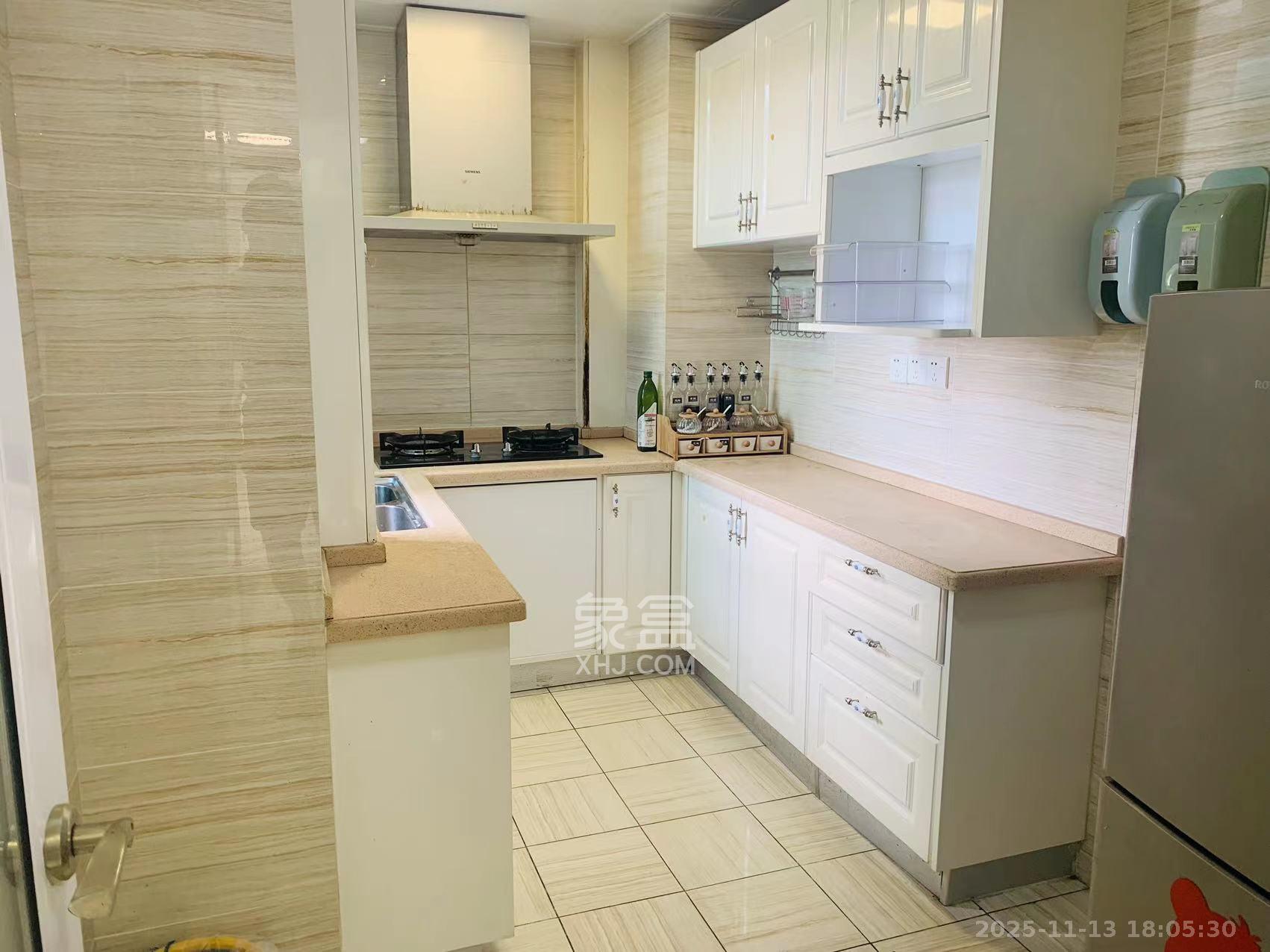 五一中央领御  2室2厅1卫    3500.0元/月室内图