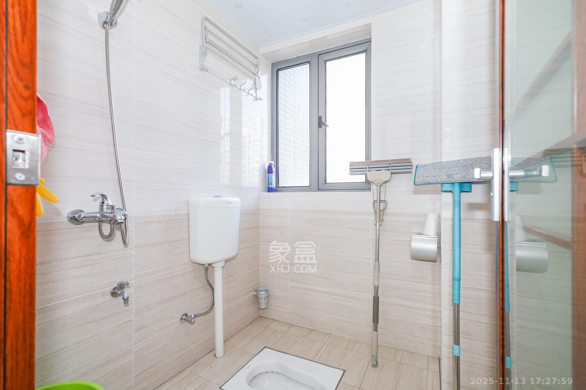 八方小区C区  1室0厅0卫    350.0万卫生间