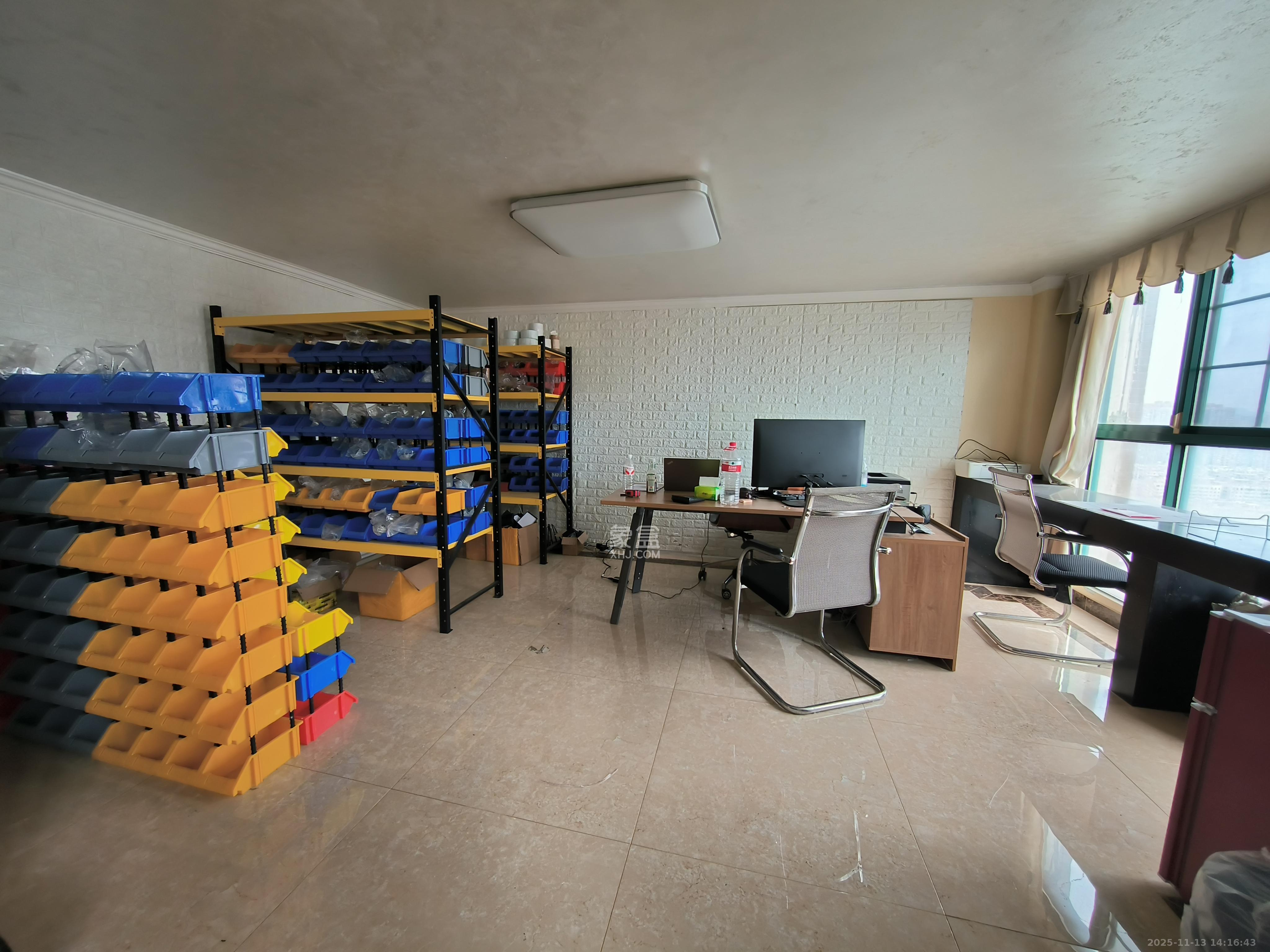 洋湖时代  3室2厅2卫    2500.0元/月