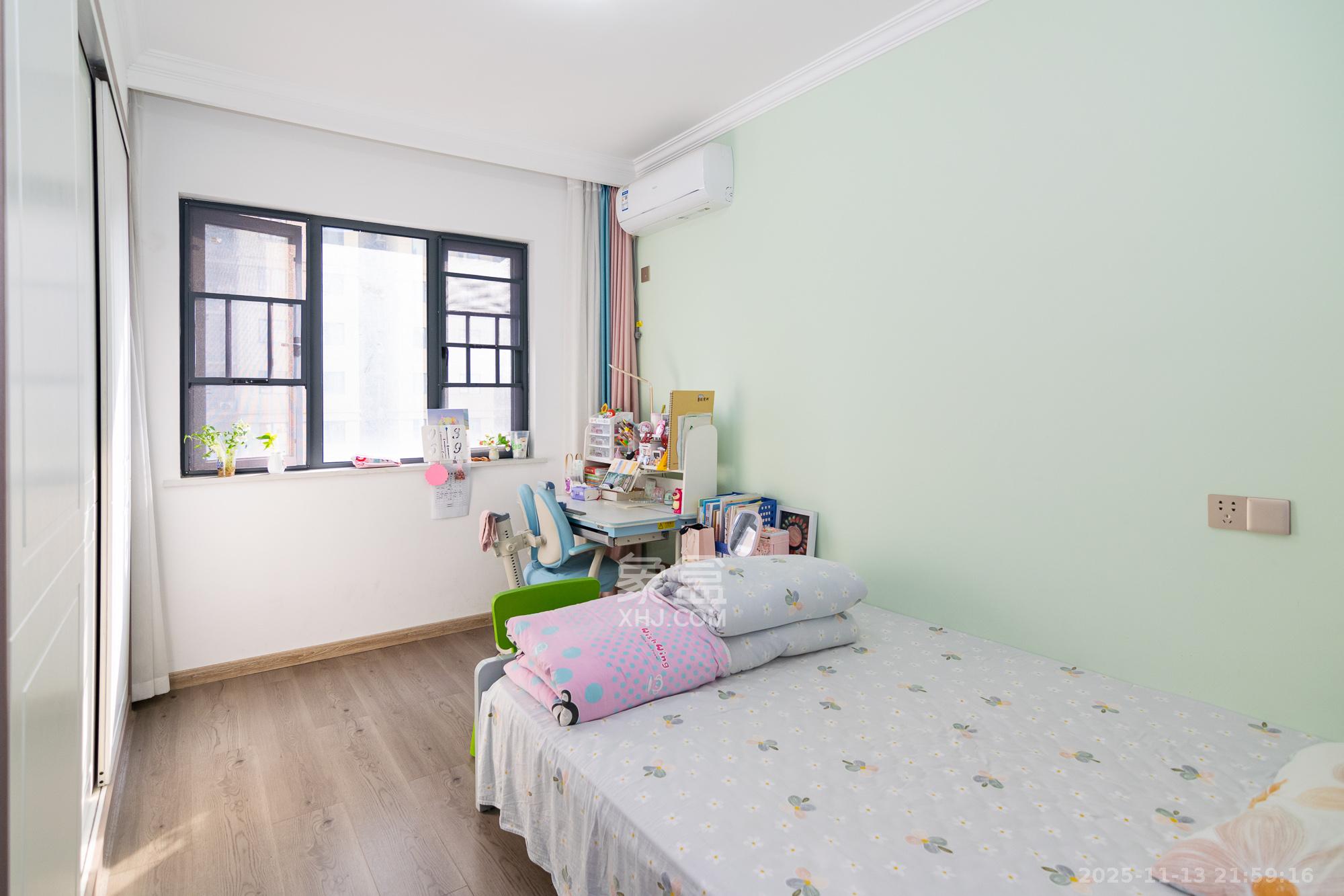 澳海澜庭  4室2厅2卫    108.0万卧室