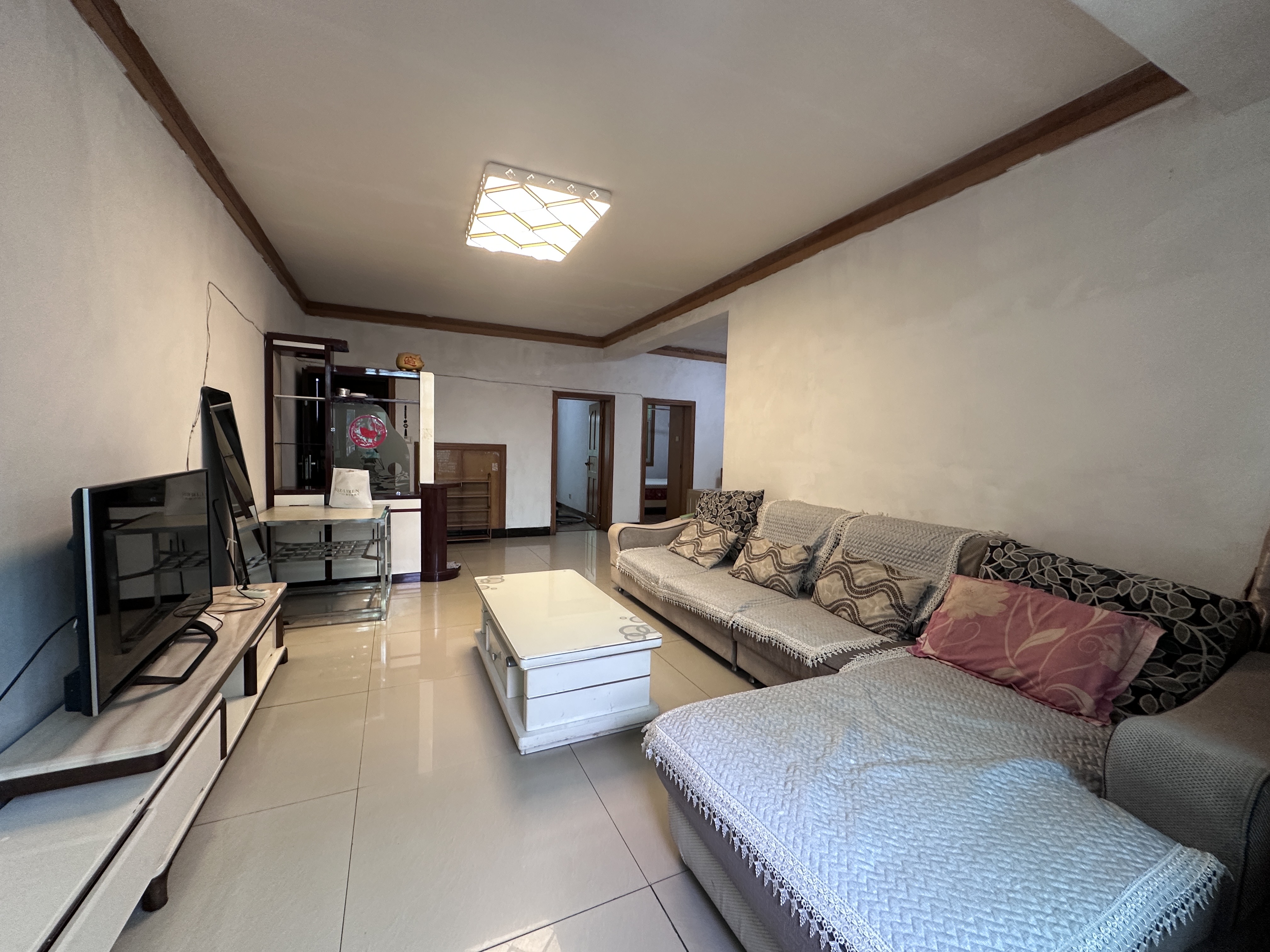 金雁大厦 2室1厅1卫 1300.0元/月 金雁大厦 2室1厅1卫 1300.0元/月户型图