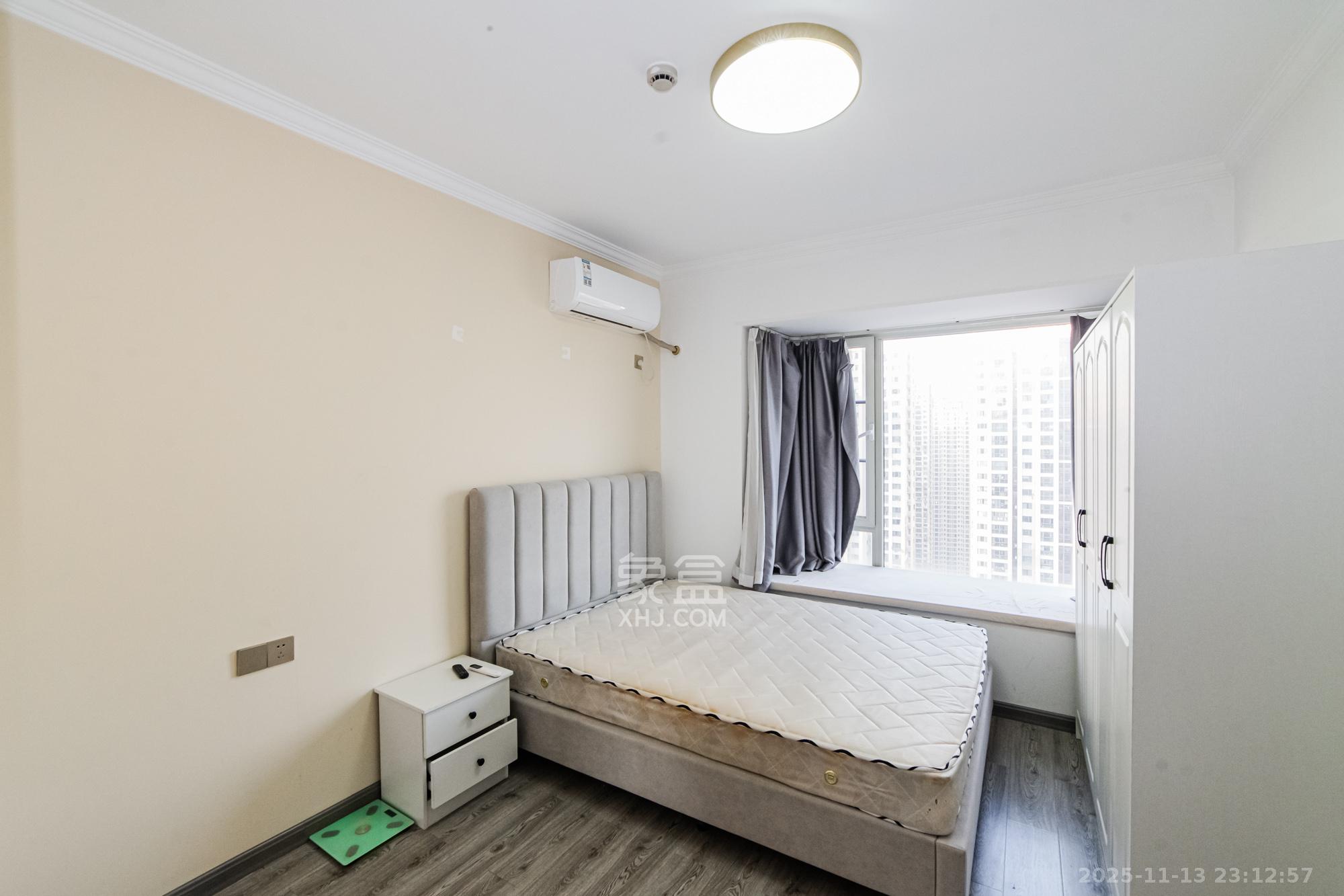 北辰三角洲E7区  3室2厅1卫    230.0万卧室