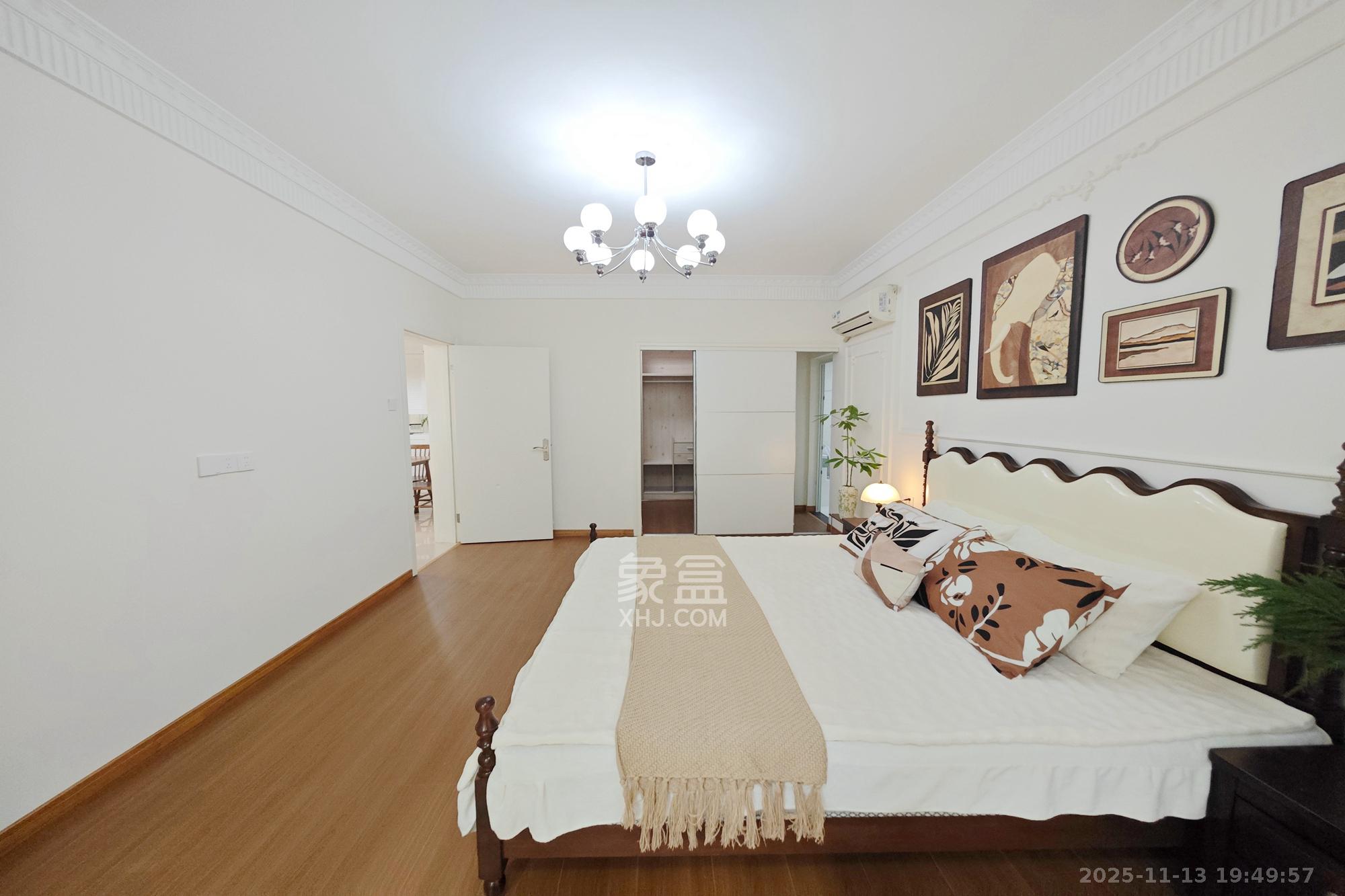 新城新世界一二三期  3室2厅2卫    112.8万卧室