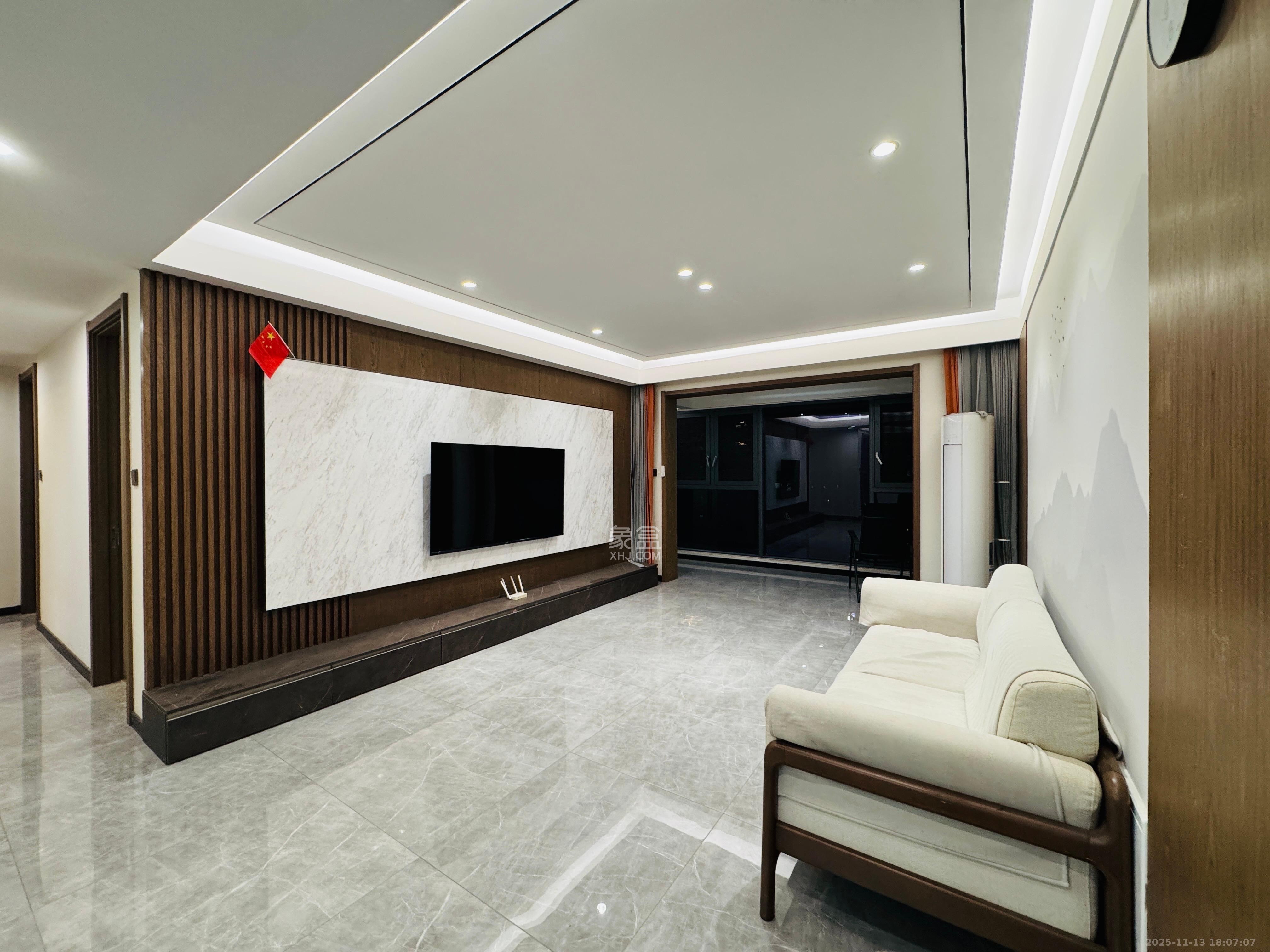 卓越中寰  4室2厅2卫    5500.0元/月