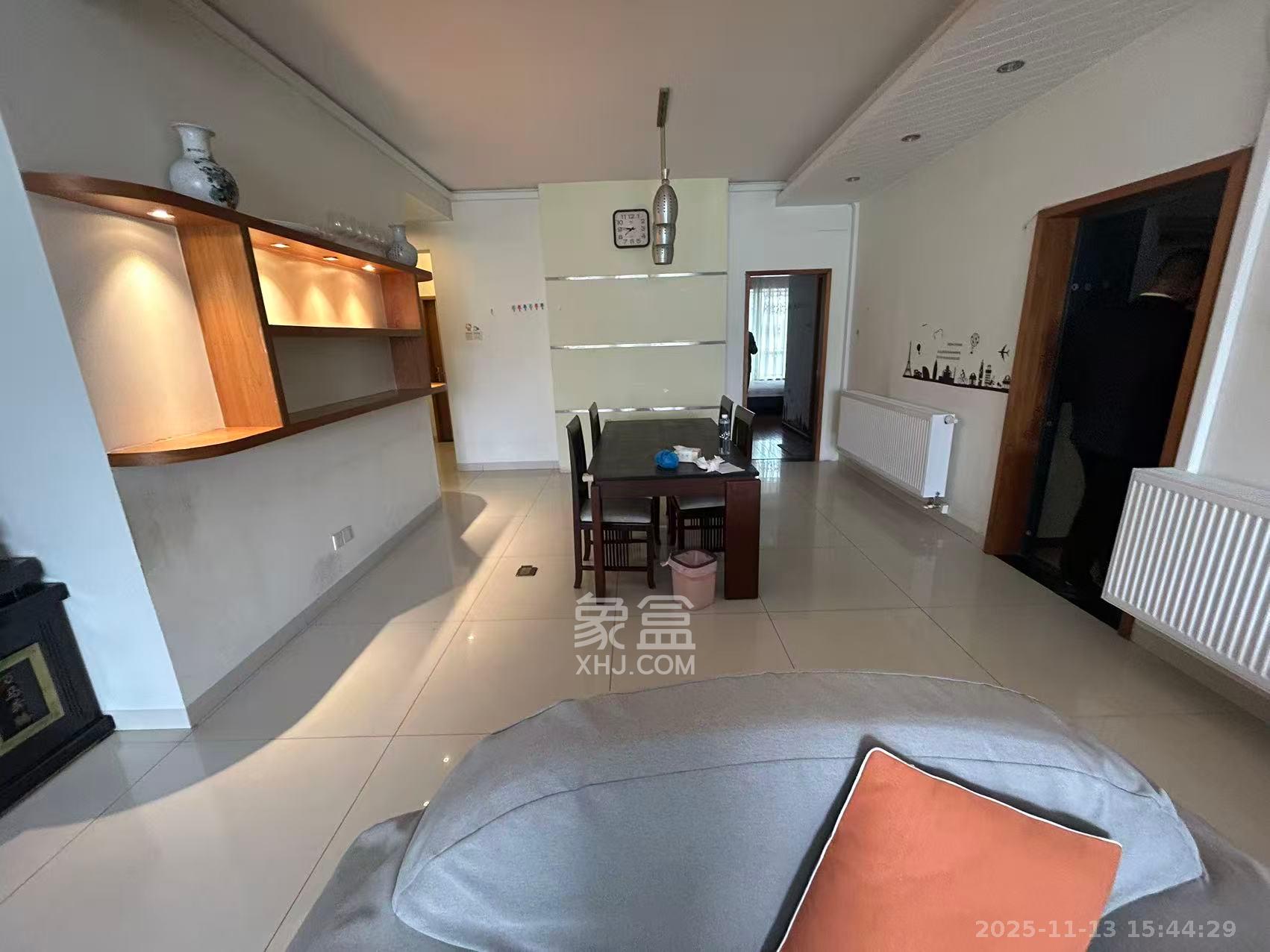 梦泽园  3室2厅2卫    4200.0元/月室内图