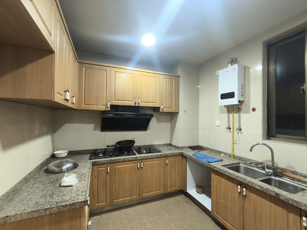 碧桂园  4室2厅3卫    2500.0元/月室内图