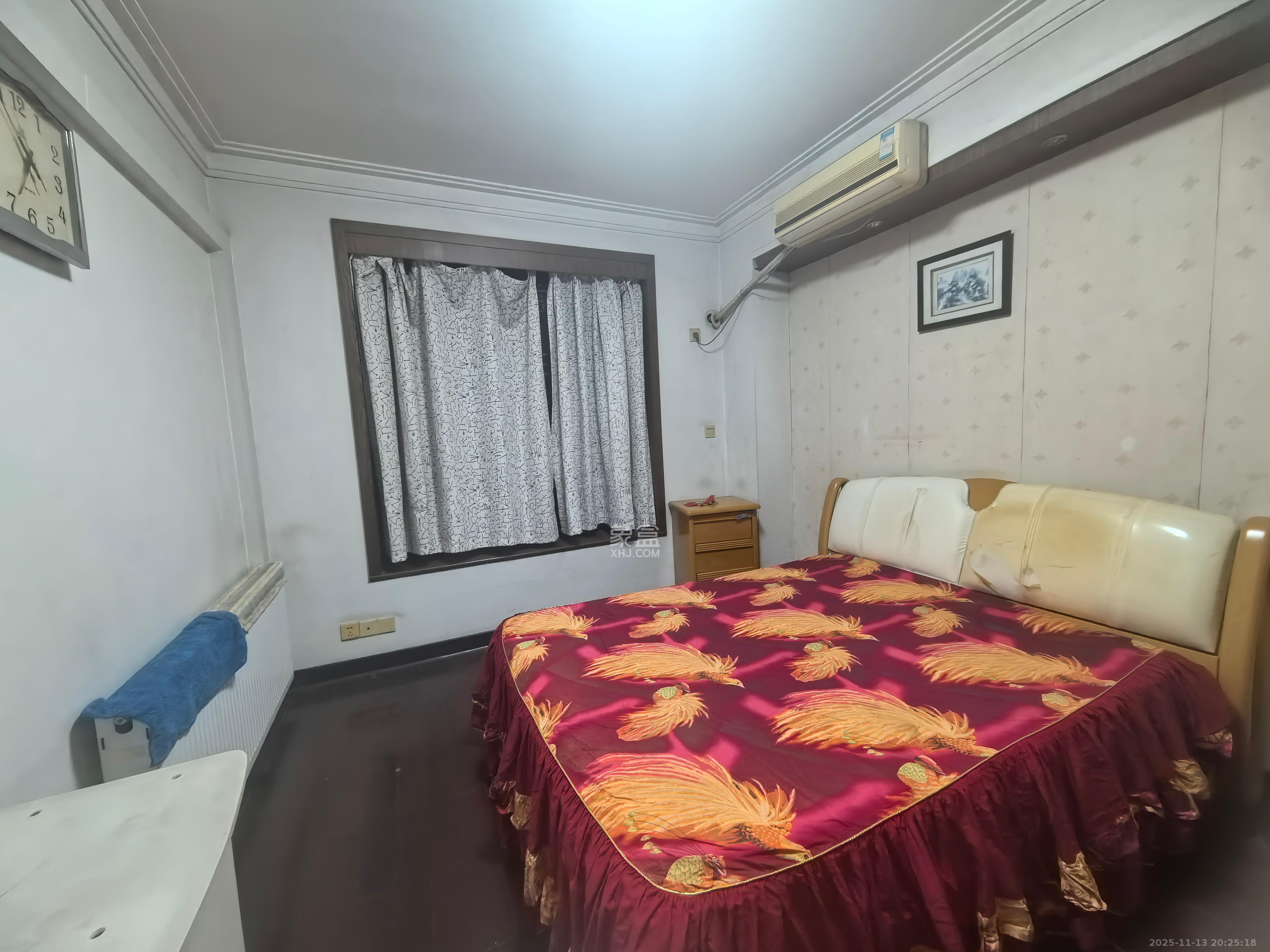 雅园小区  4室2厅2卫    3600.0元/月室内图