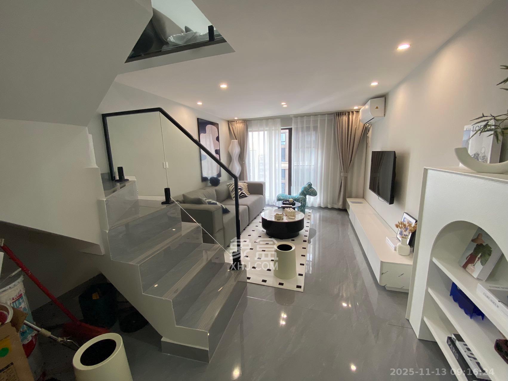 卓越江岸  1室1厅1卫    2800.0元/月室内图