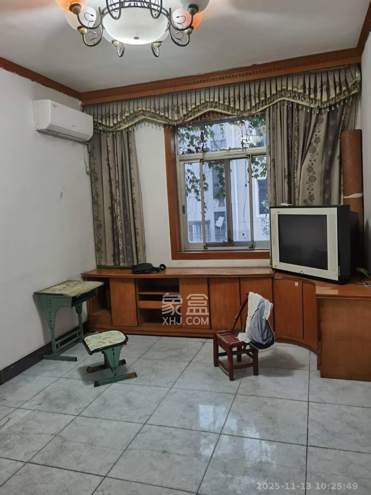 五一东村  1室1厅1卫    1500.0元/月