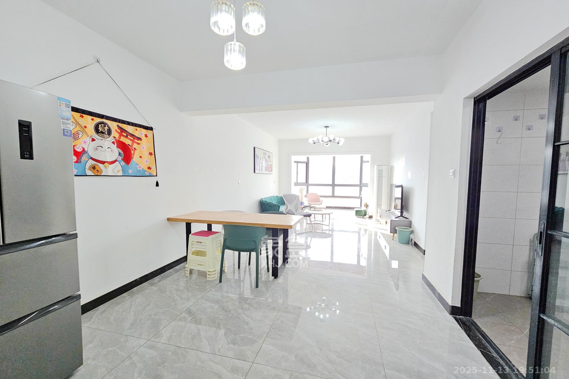 明昇壹城(明昇时代广场)一期 1室2厅2卫 120.0万 明昇壹城(明昇时代广场)一期 1室2厅2卫 120.0万客厅