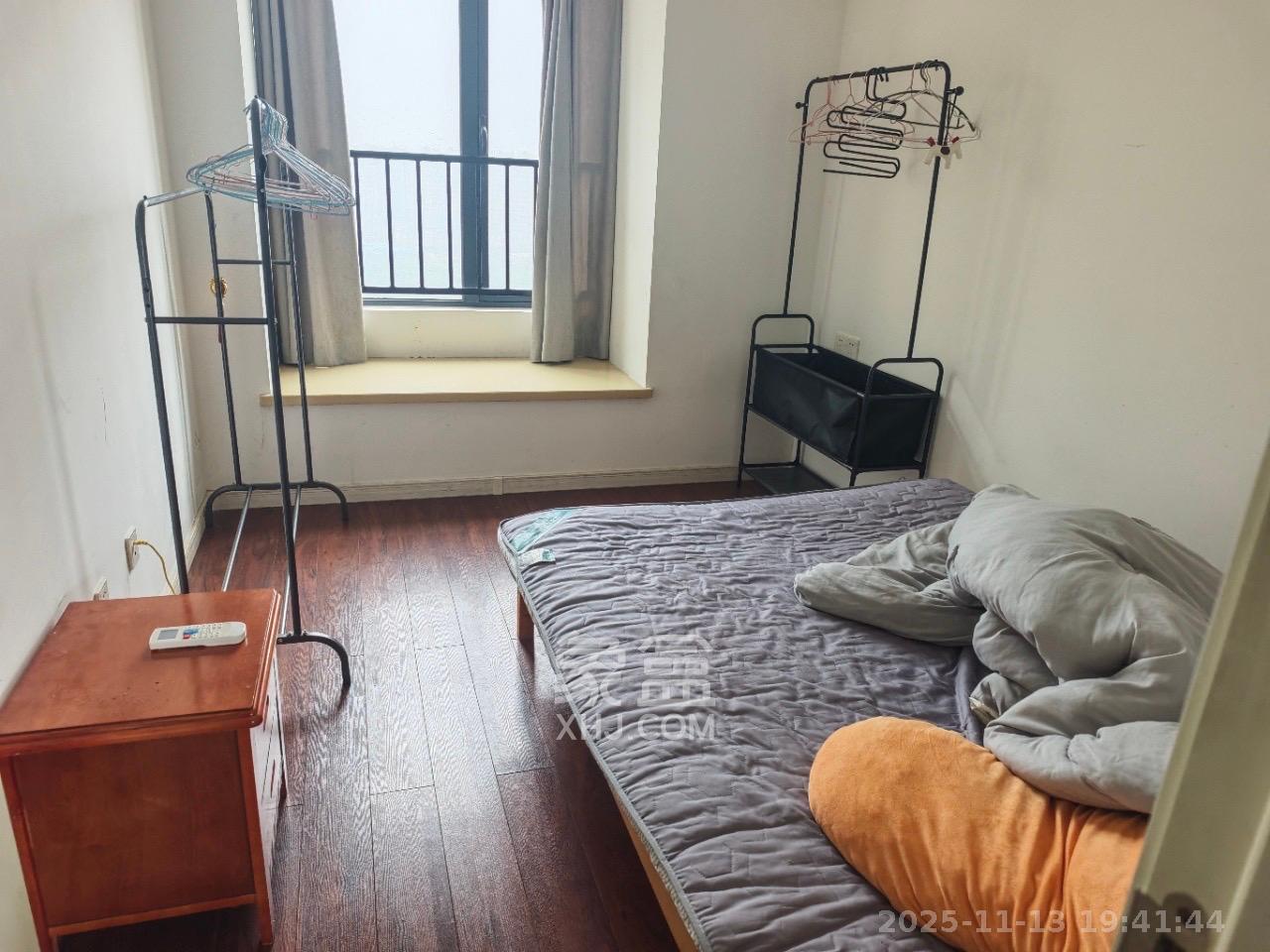 万科魅力之城锋镜里  3室2厅2卫    2800.0元/月室内图