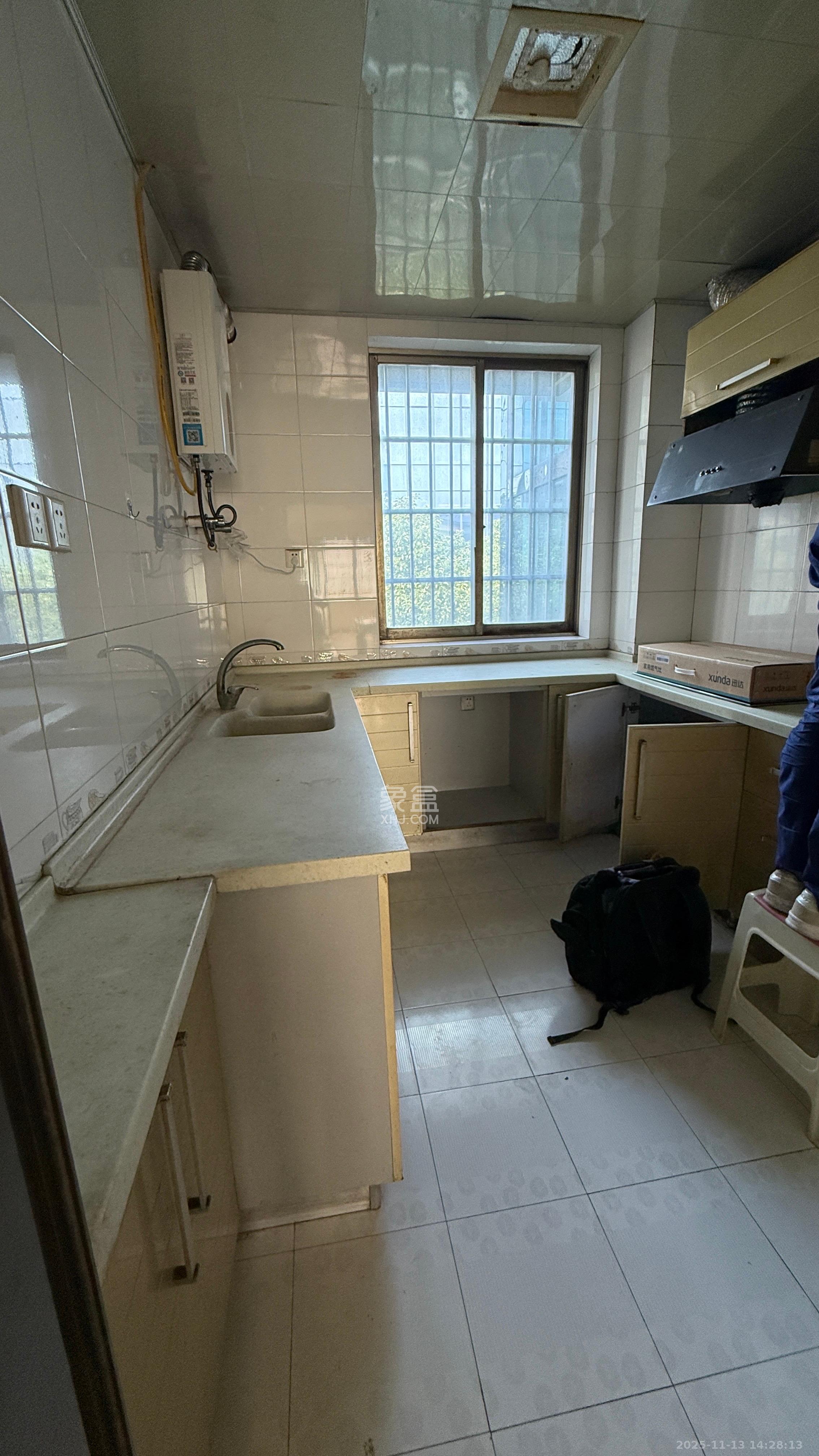 东南明苑  9室2厅3卫    3500.0元/月室内图