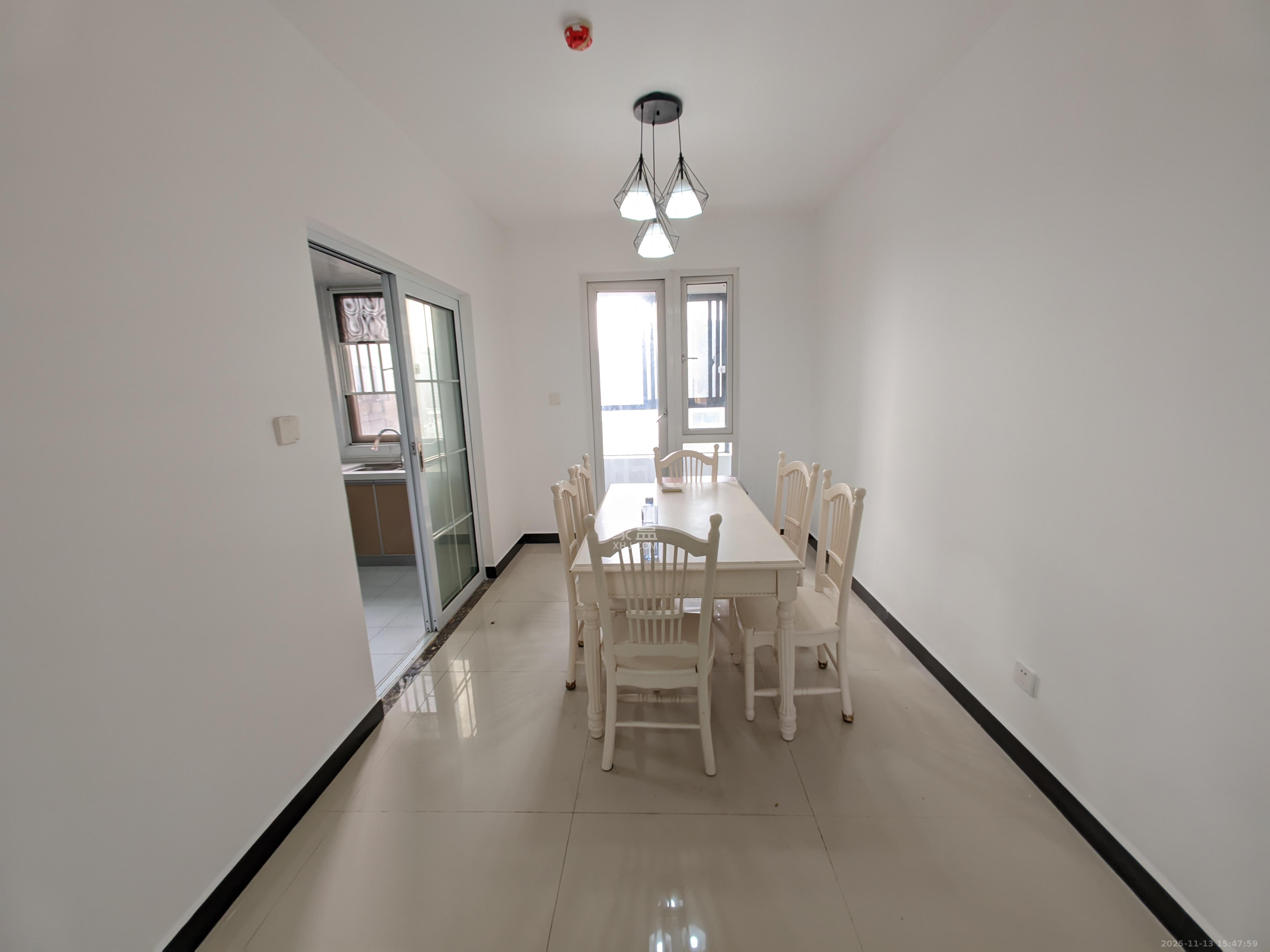 金地格林公馆  3室2厅2卫    3000.0元/月室内图