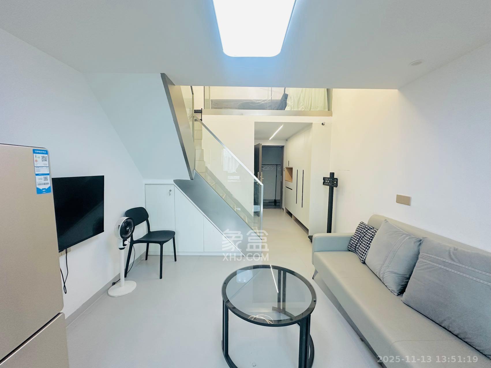 卓越伊景寓 1室0厅0卫 2200.0元/月 卓越伊景寓 1室0厅0卫 2200.0元/月室内图