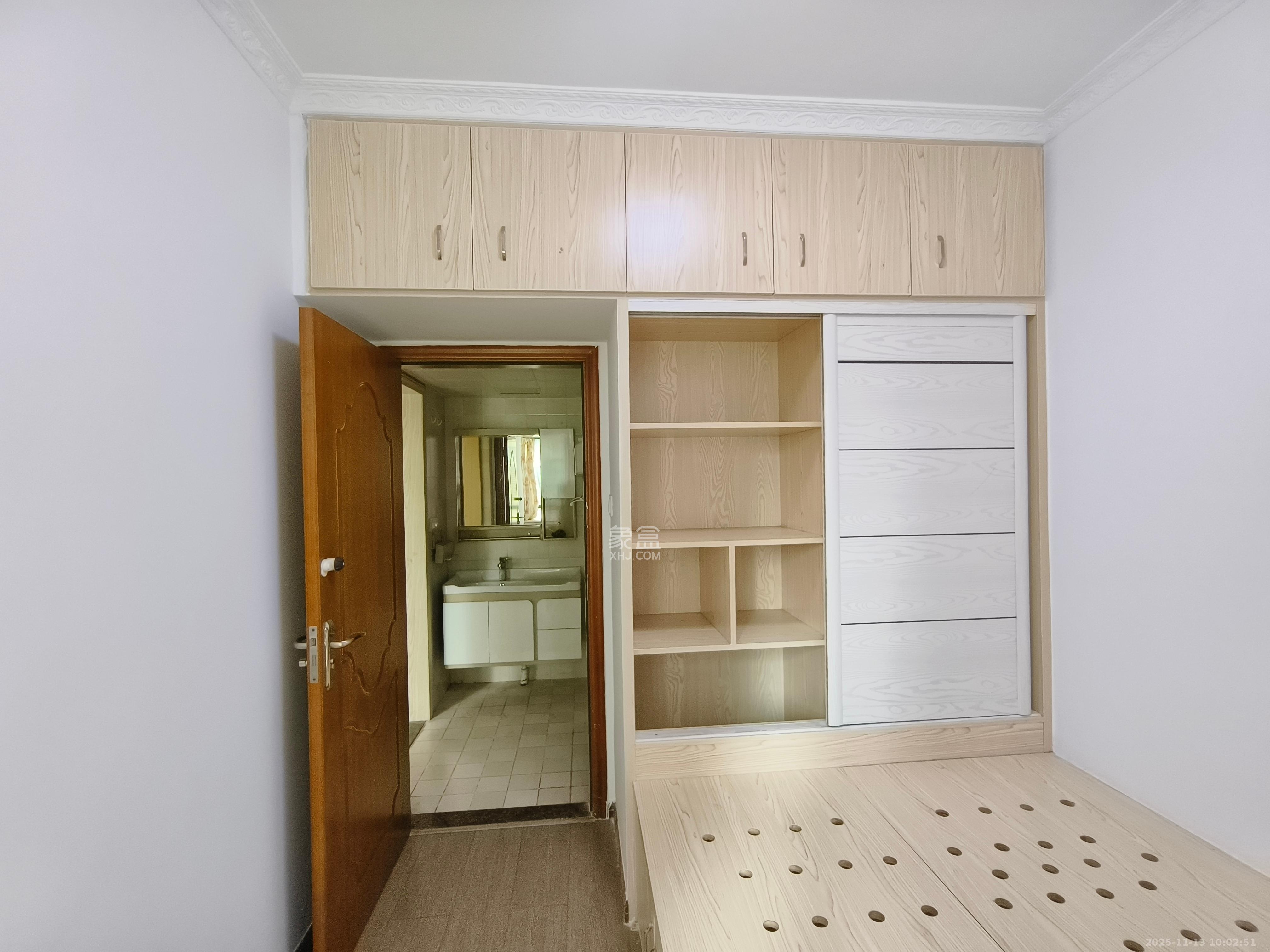 勤诚达新界  3室2厅1卫    2000.0元/月室内图