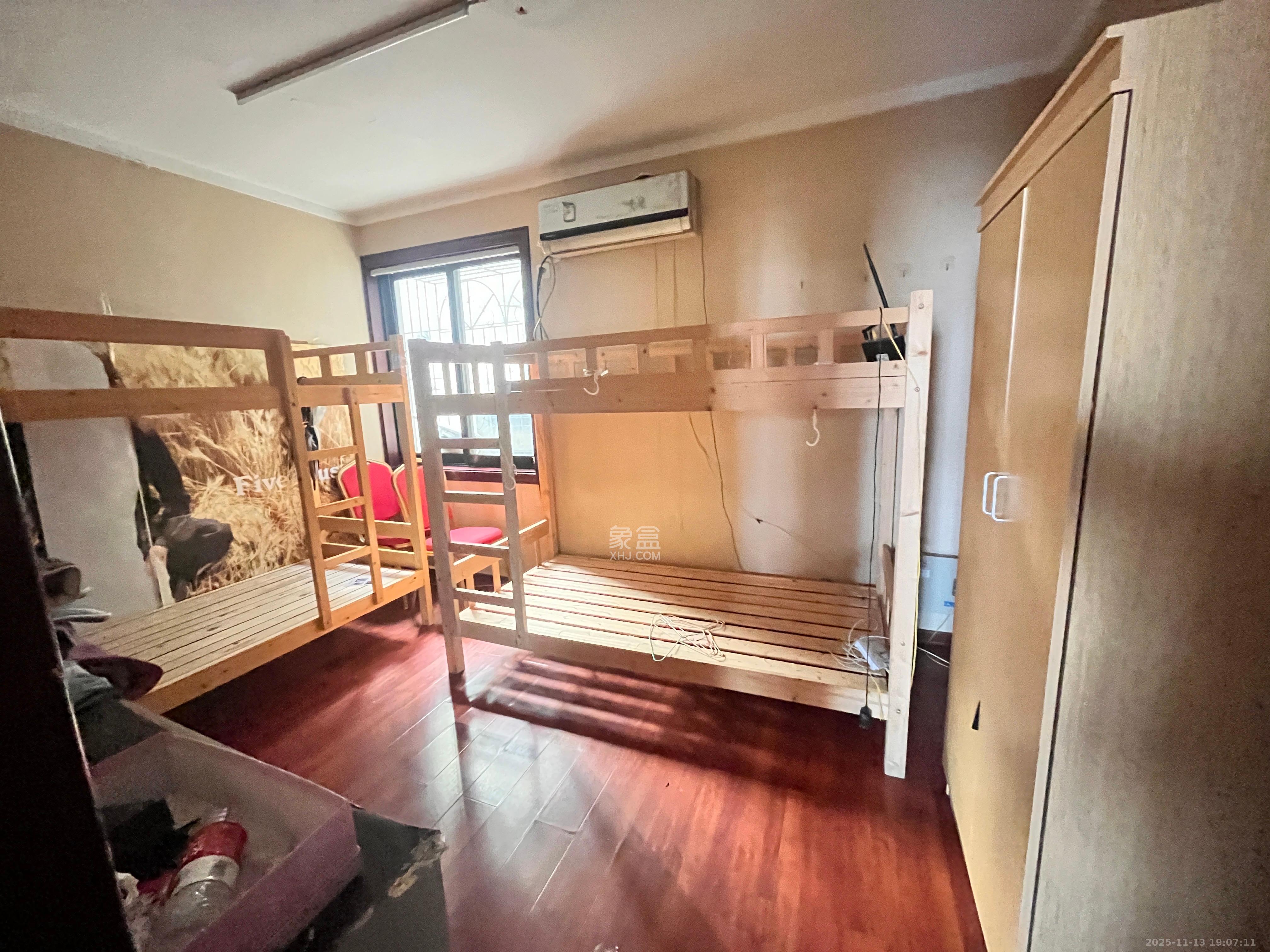 华联花园  5室2厅3卫    4200.0元/月室内图