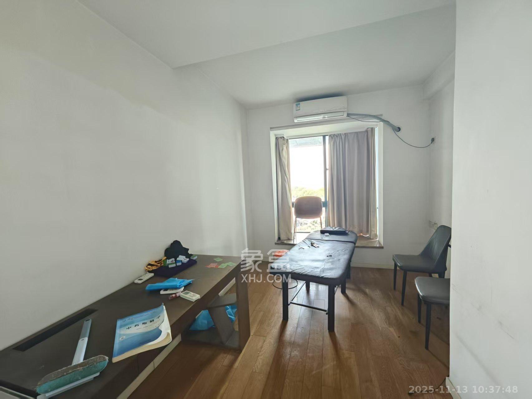 华盛新外滩  4室2厅2卫    4100.0元/月室内图