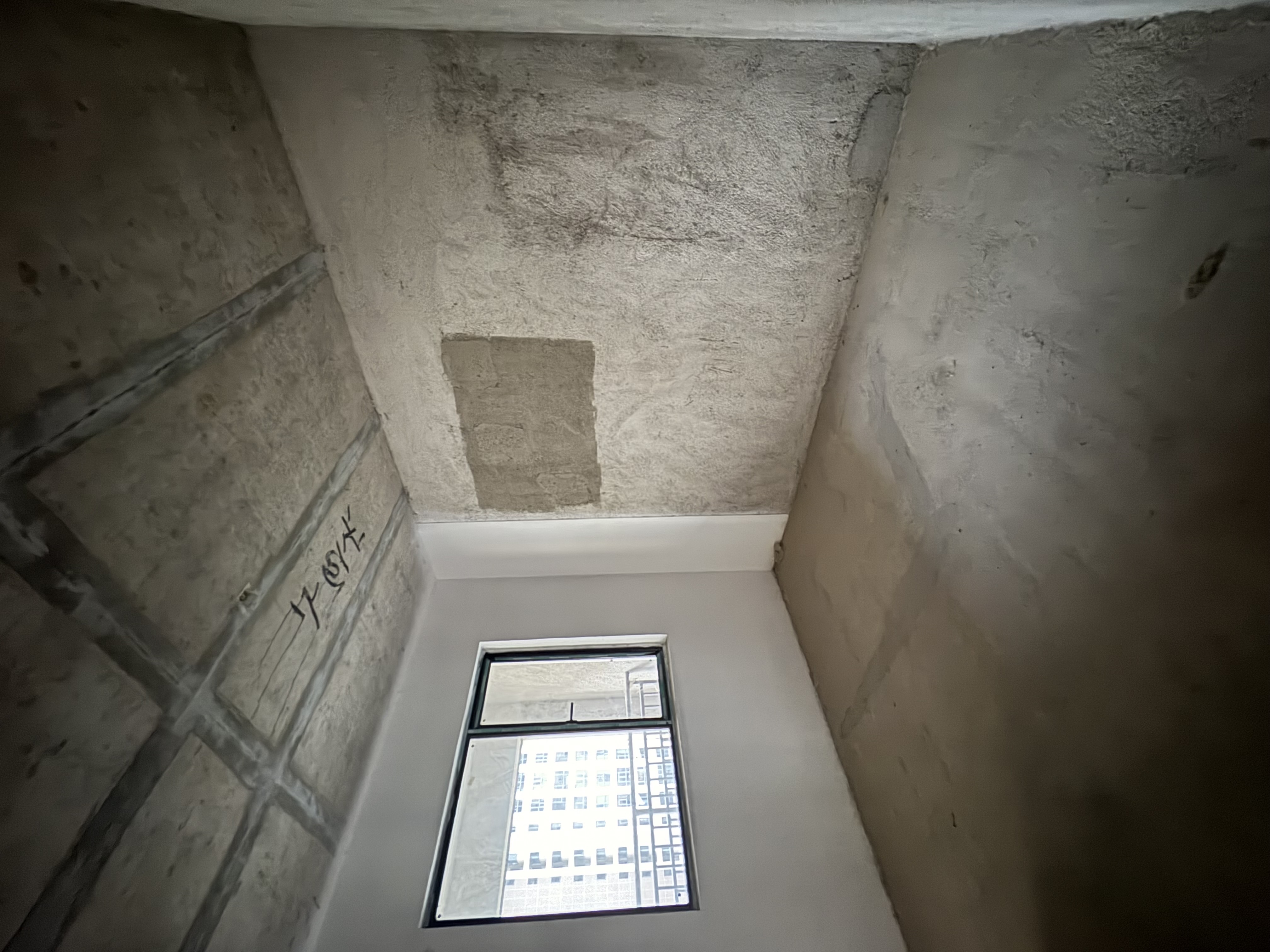 融冠蜜城 4室2厅2卫 90.0万 融冠蜜城 4室2厅2卫 90.0万客厅