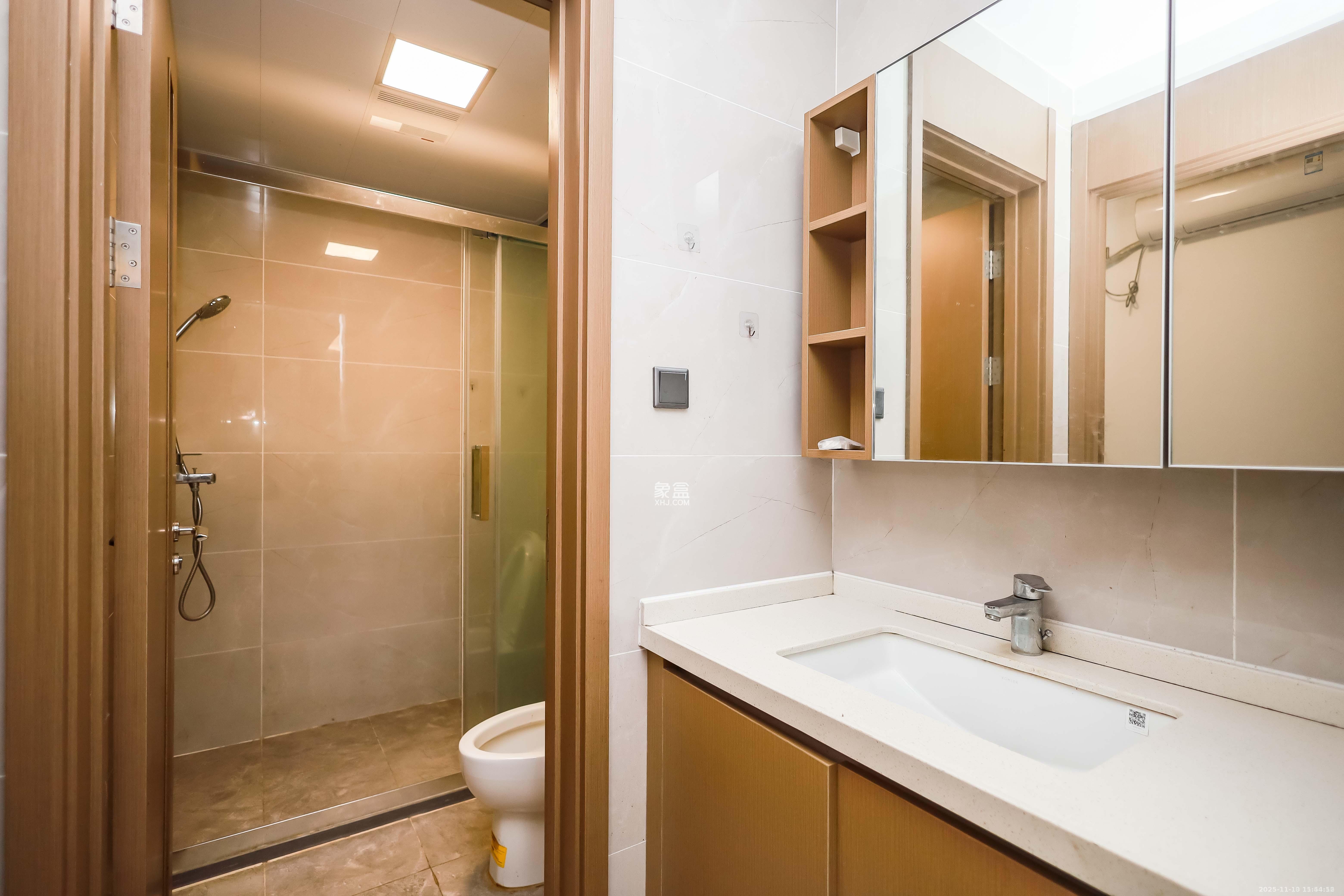 招商雍山湖  4室2厅2卫    3200.0元/月室内图